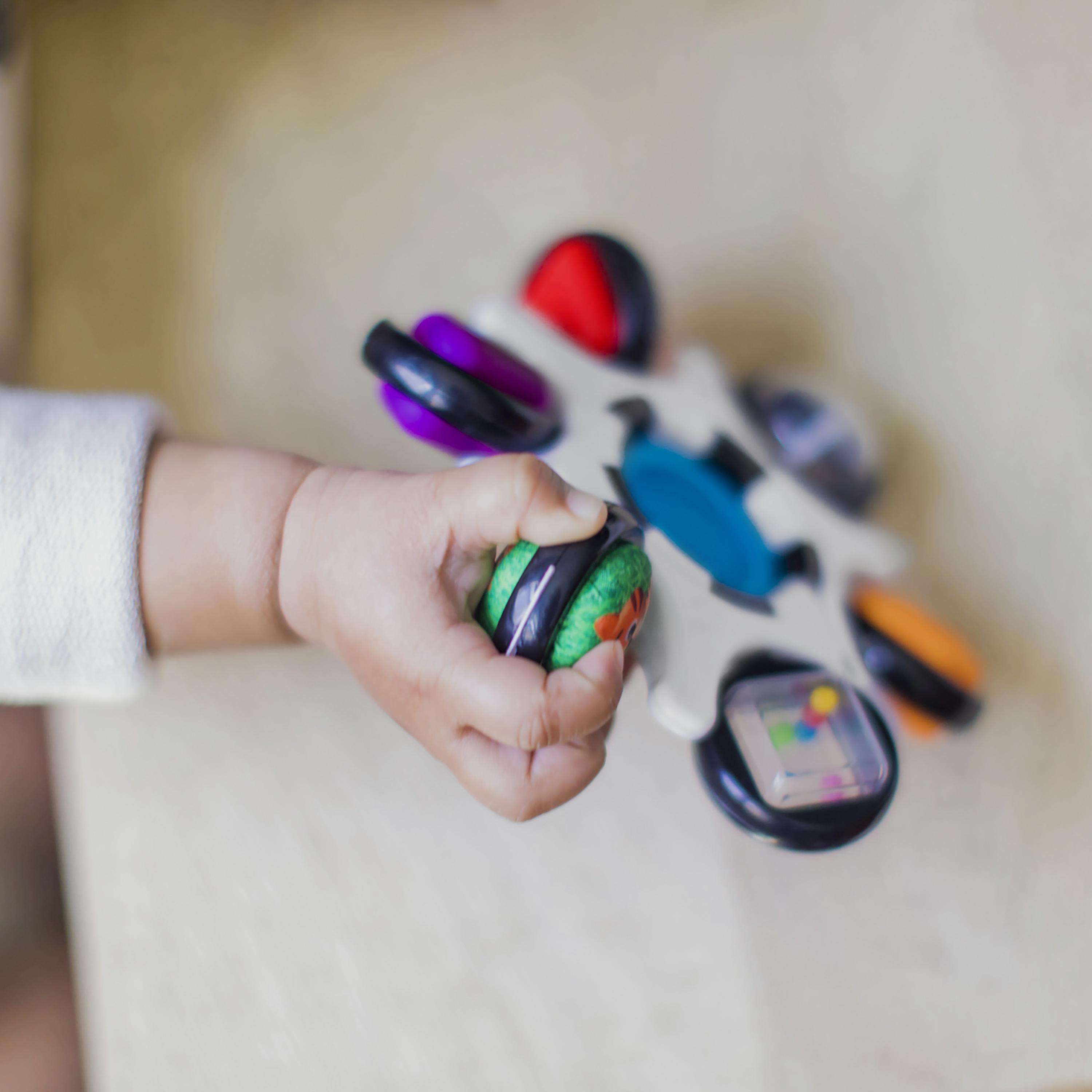 Baby Einstein Curiosity Clutch Sensory Toy-toys-babyandtoddlertoys-learningtoys-image-4