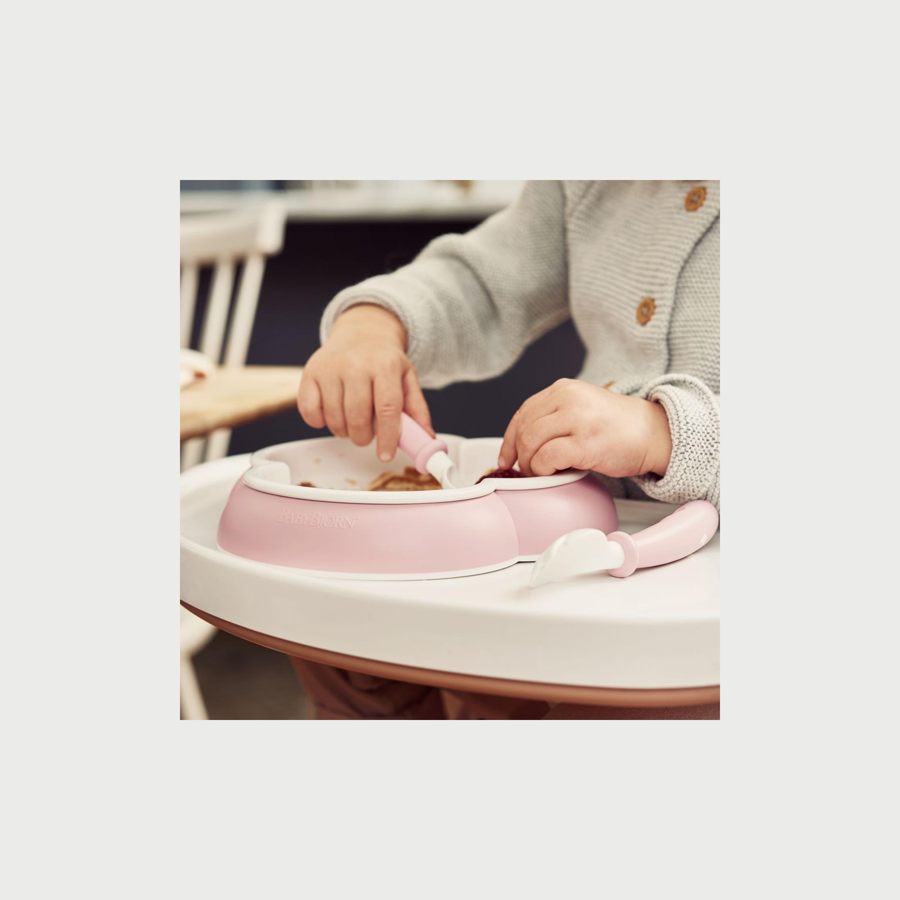 مجموعة أدوات الطعام 4 قطع من بيبي بيورن (وردي)-baby-feeding-mealtimeessentials-image-3