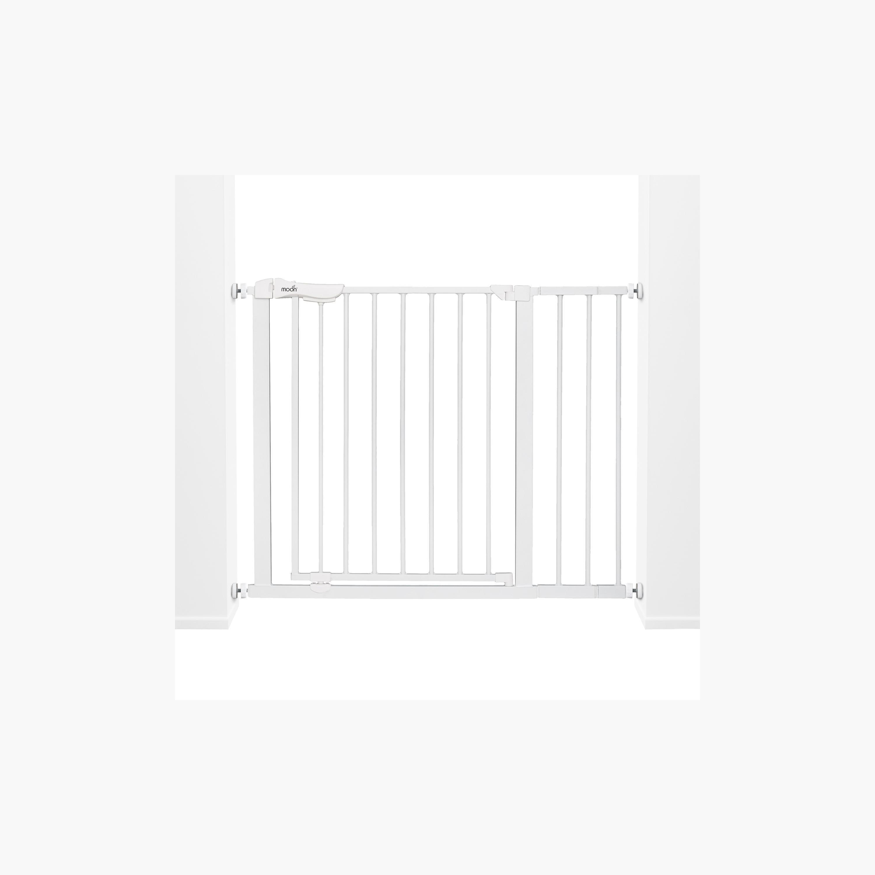 طقم بوابات أمان معدنية مكون من 4 قطع من موون-baby-healthandsafety-babyproofing-image-4