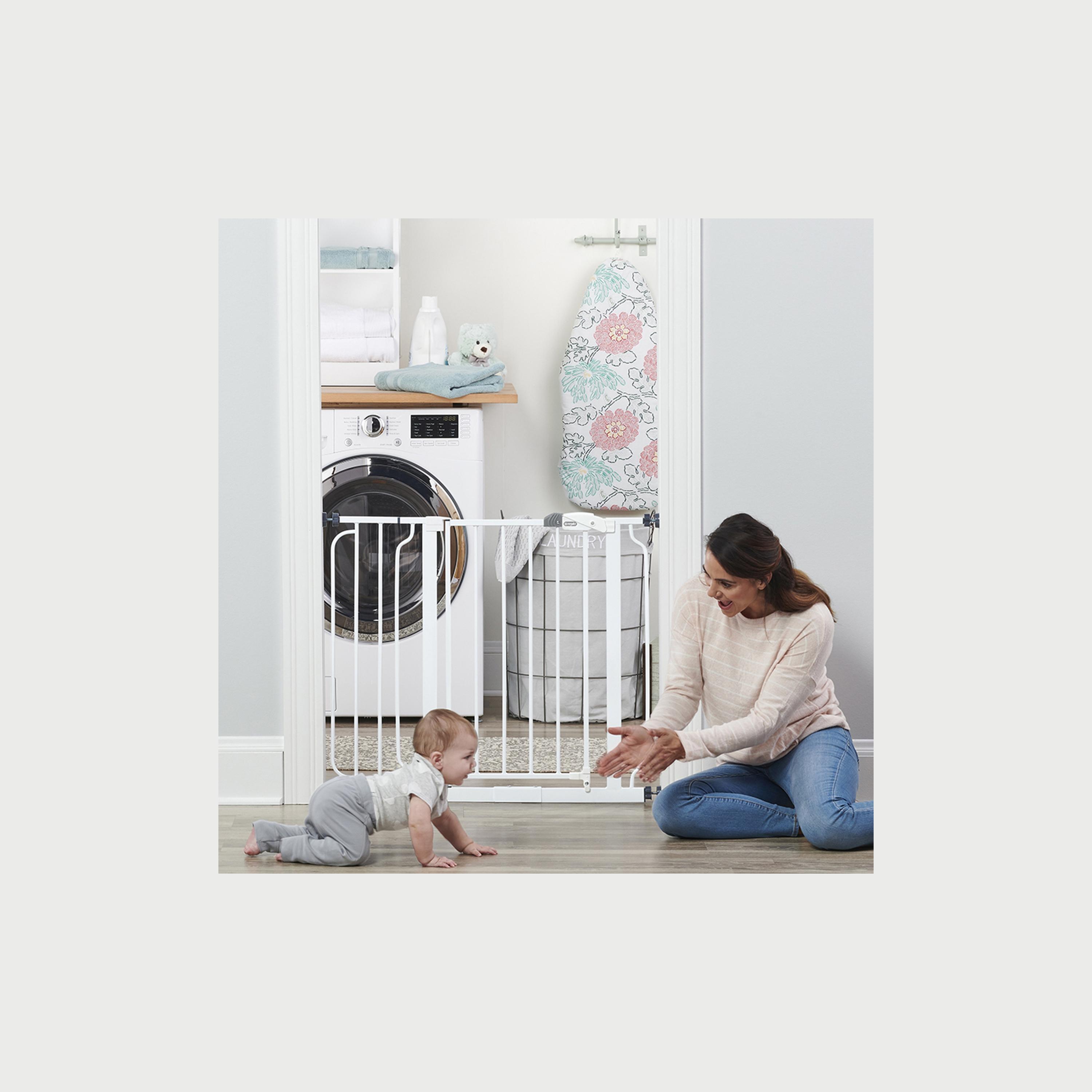 Regalo Easy Step Safety Gate-baby-healthandsafety-babyproofing-image-2