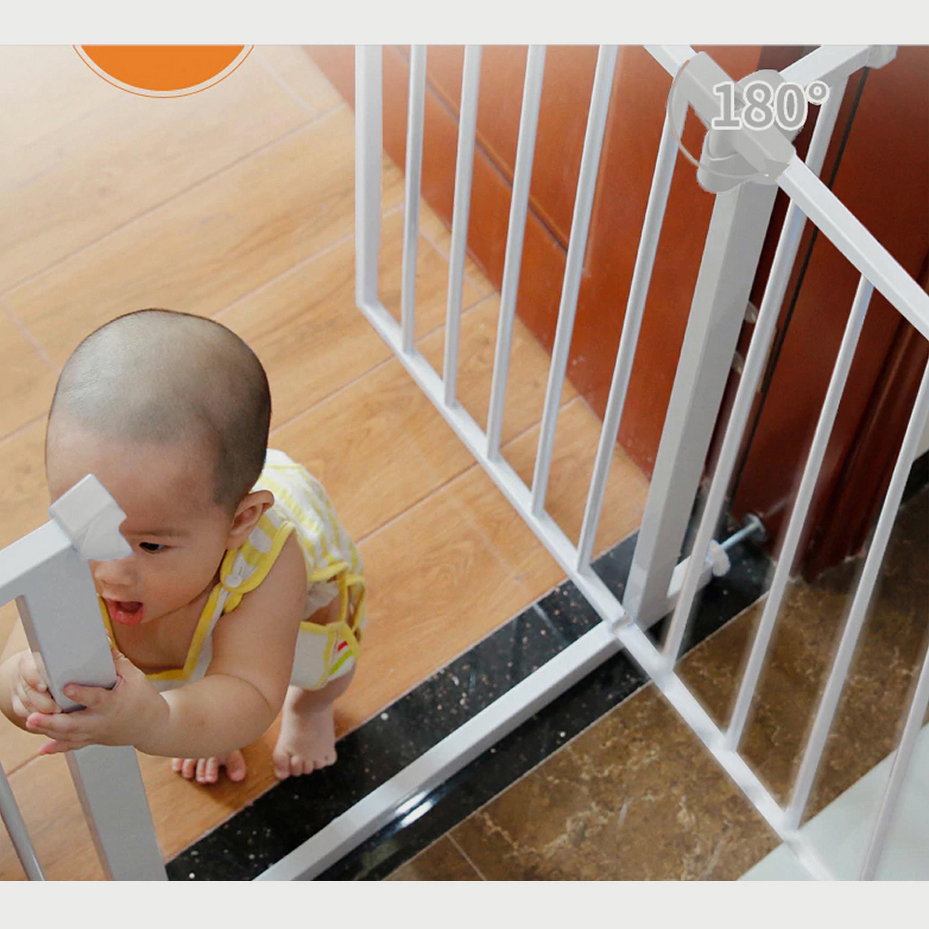 بوابة أمان معدنية مع إمتداد 30 سم + 45 سم من بيبي سيف، أبيض-baby-healthandsafety-babyproofing-image-7