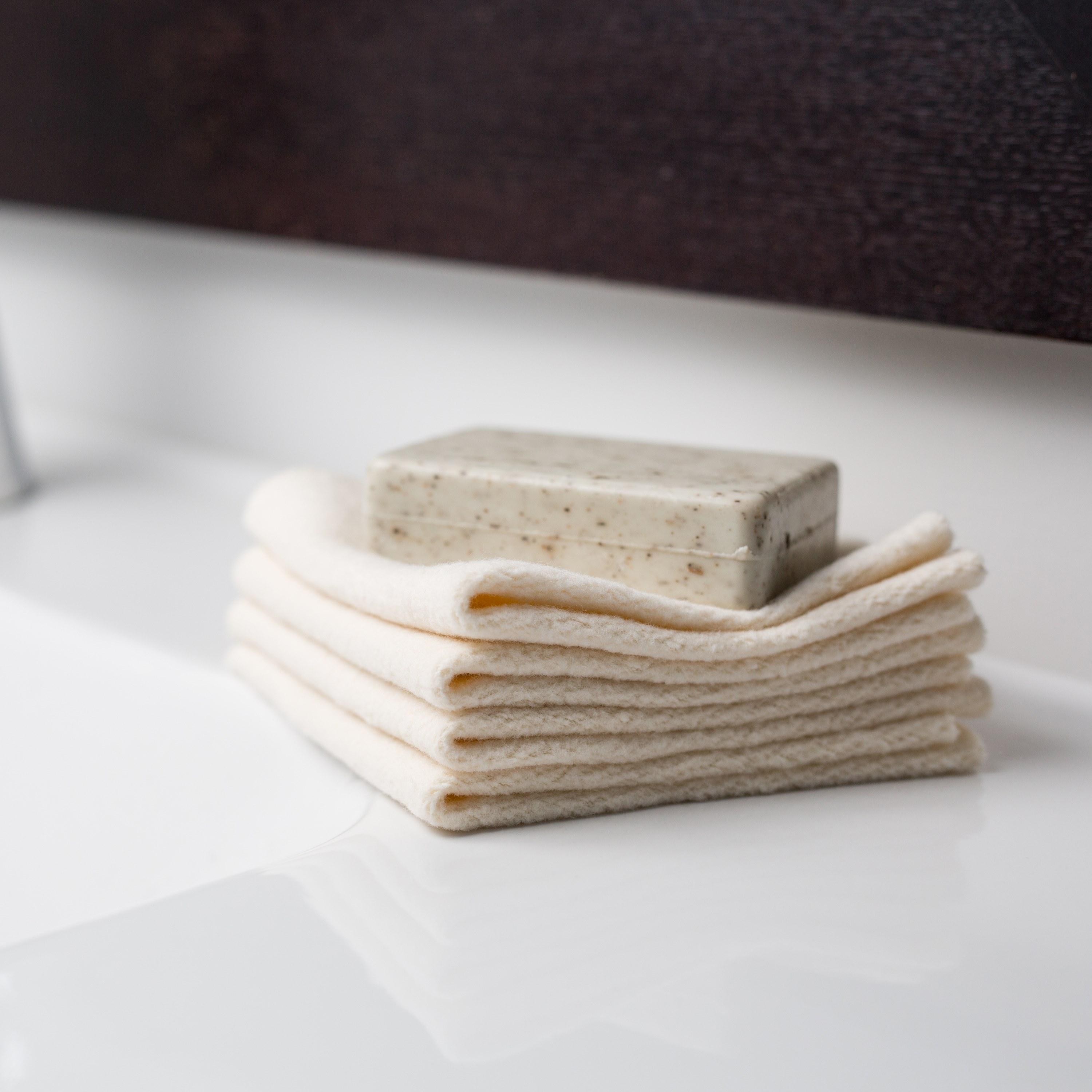 Lulujo 4-Piece Organic Cotton Face Cloths-baby-bathandcare-towels-image-3