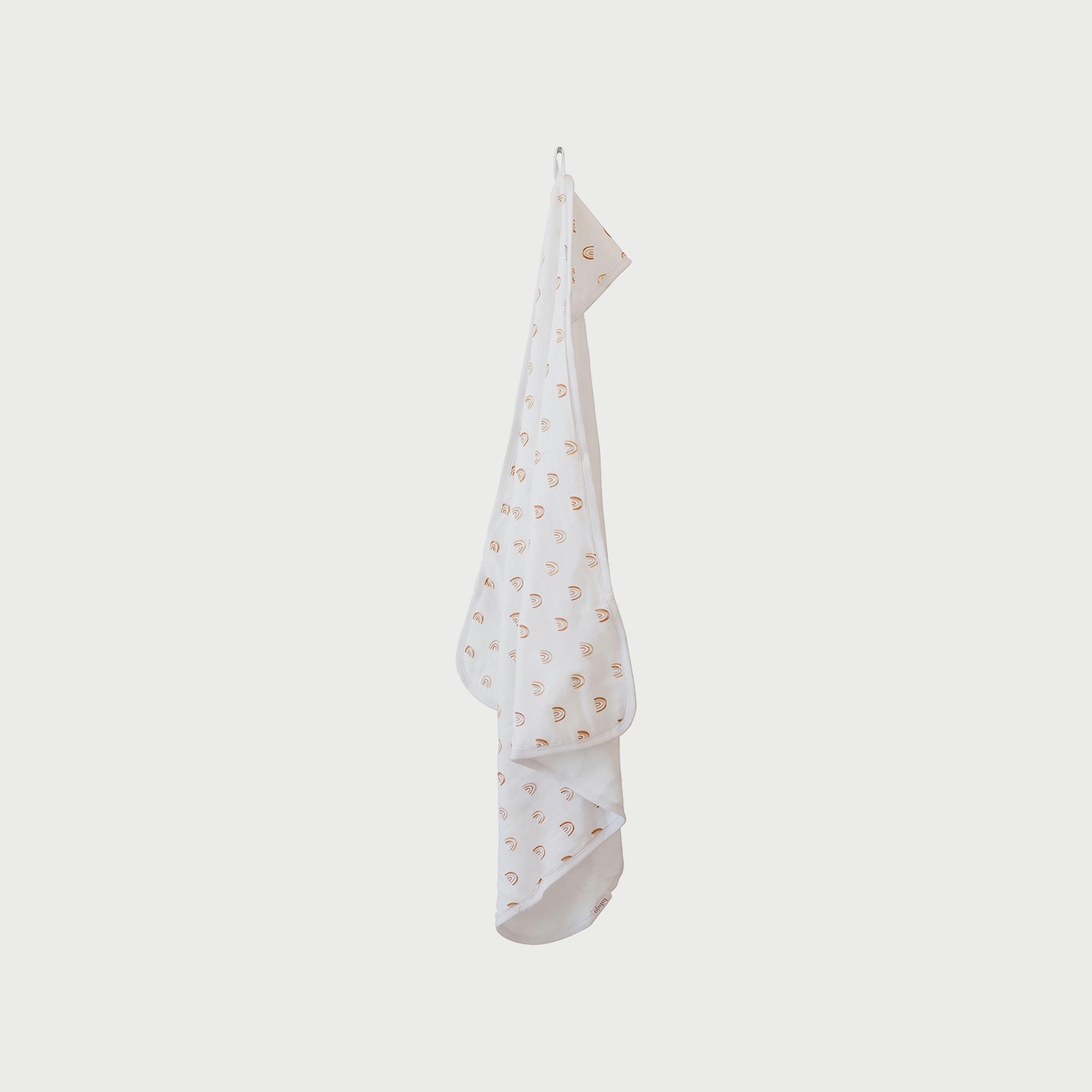 منشفة للرضّع بقبّعة من لولوچو بيبي - بوهو رينبو - 25x25x5 سم-baby-bathandcare-towels-image-2