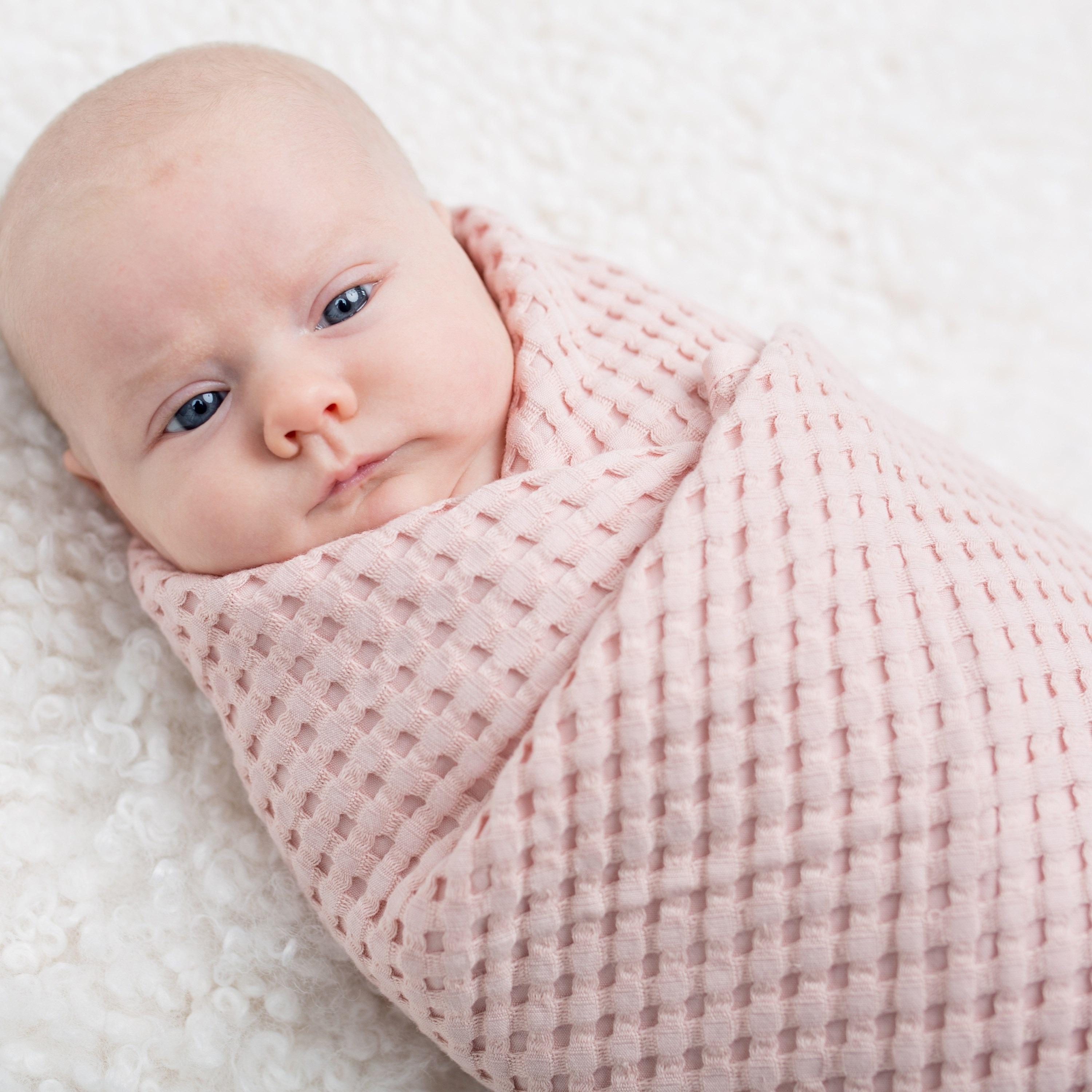 Lulujo Waffle Blanket, 100cm x 80cm, Ballet Slipper-baby-nursery-blanketsandswaddles-blanketsandquilts-image-3