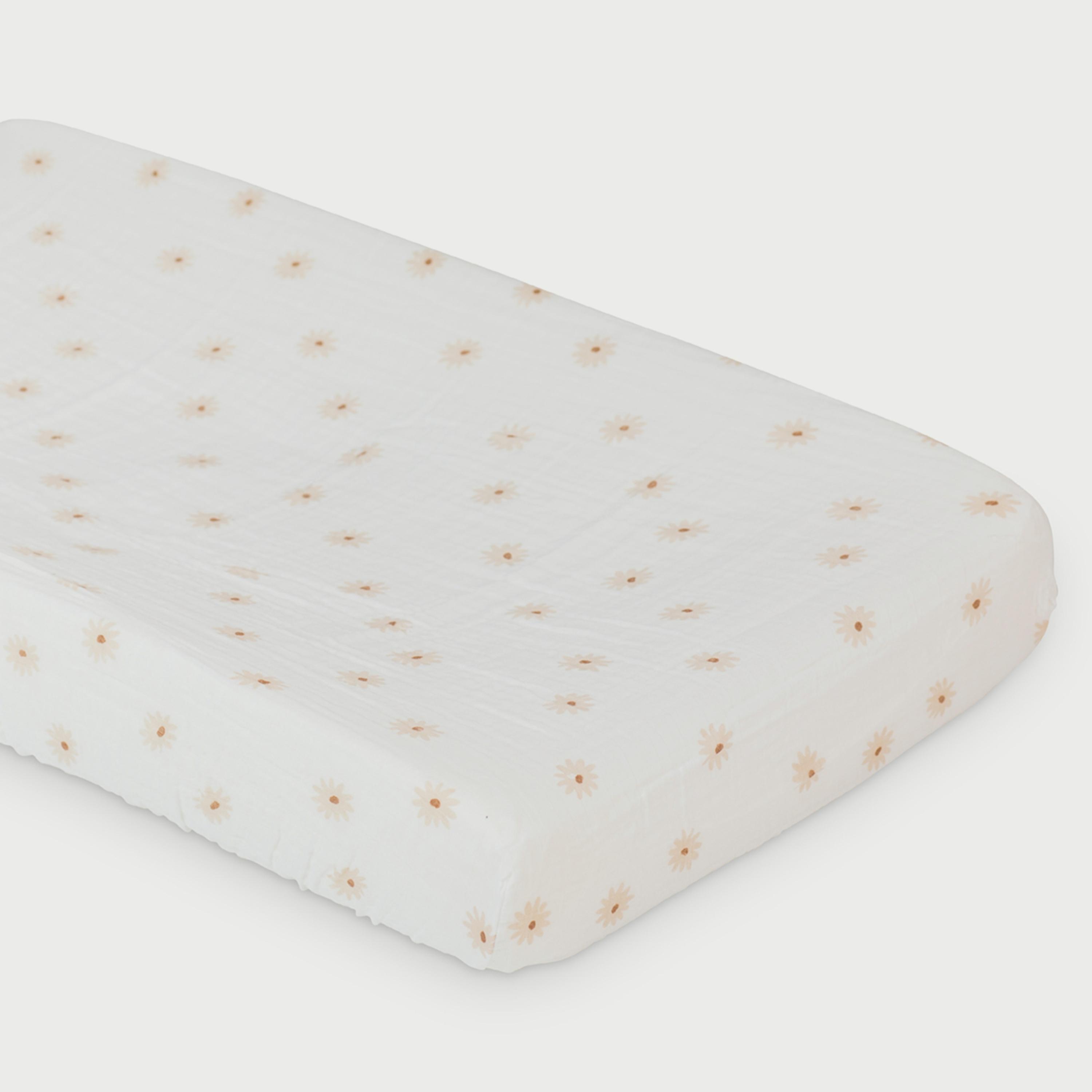 Lulujo Muslin Change Pad Cover, 80cm x 40cm, Daisies-baby-diapering-changingmats-image-2