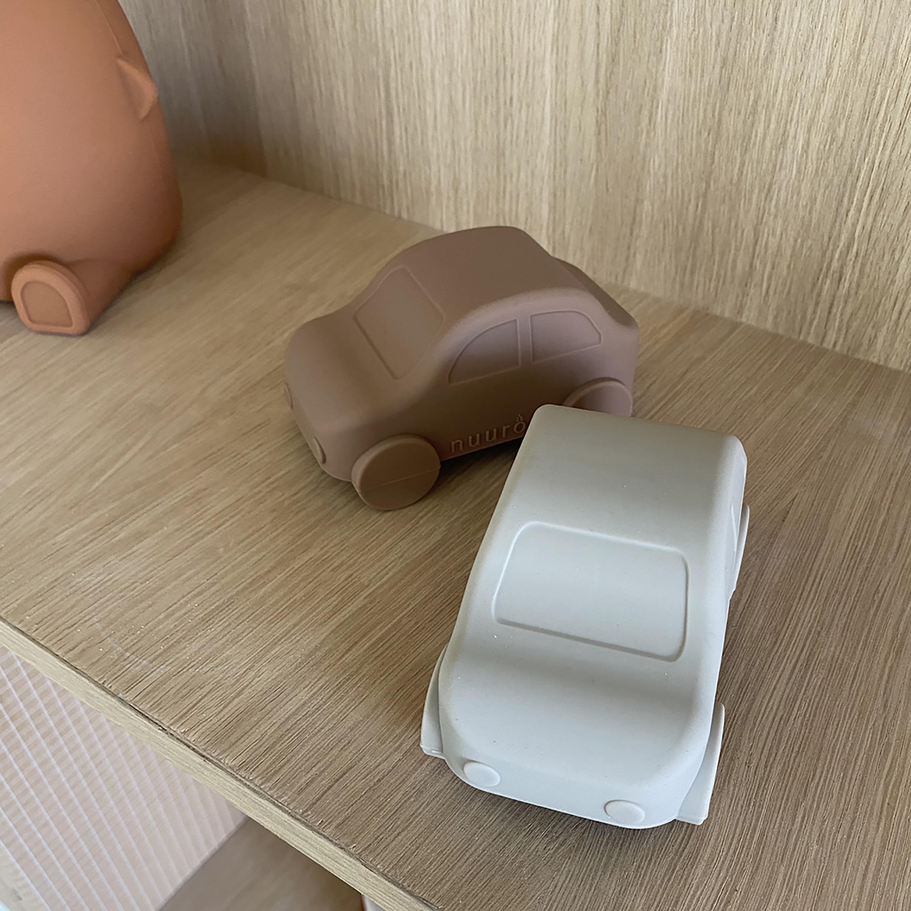 قطعتين لعبة سيارة سيليكون جريي من نووروو-toys-playvehicles-cars-image-3