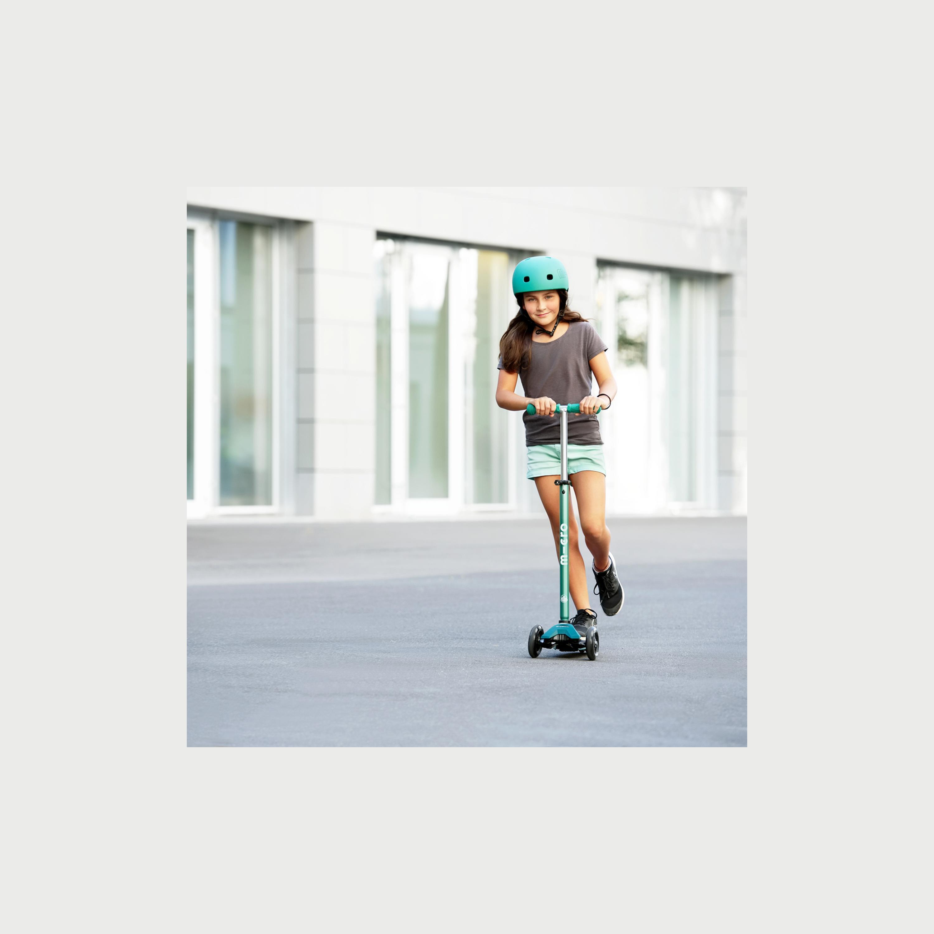 Micro Maxi Deluxe Eco-toys-outdoor-scooters-image-3