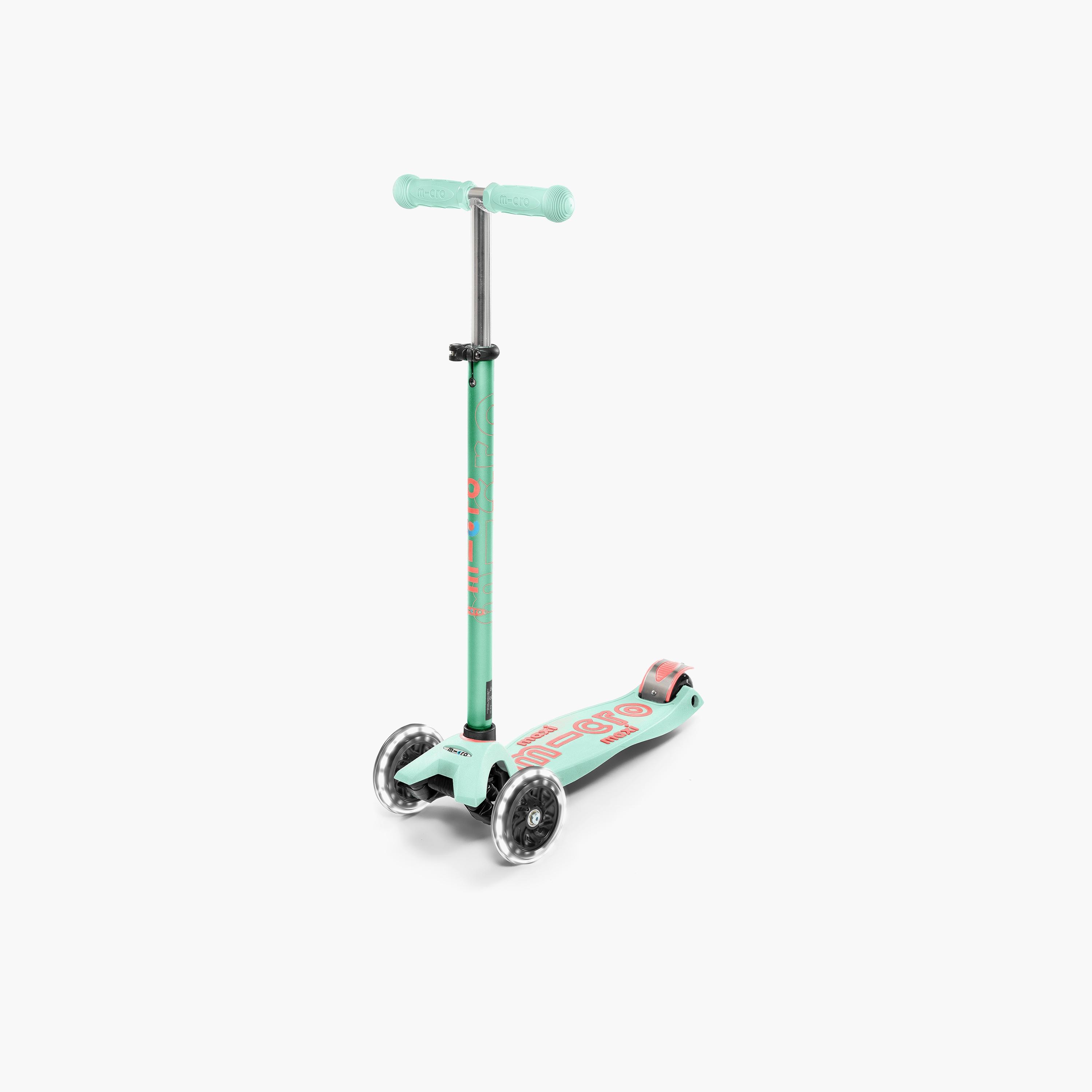 Micro Maxi Deluxe LED Scooter-toys-outdoor-scooters-image-2