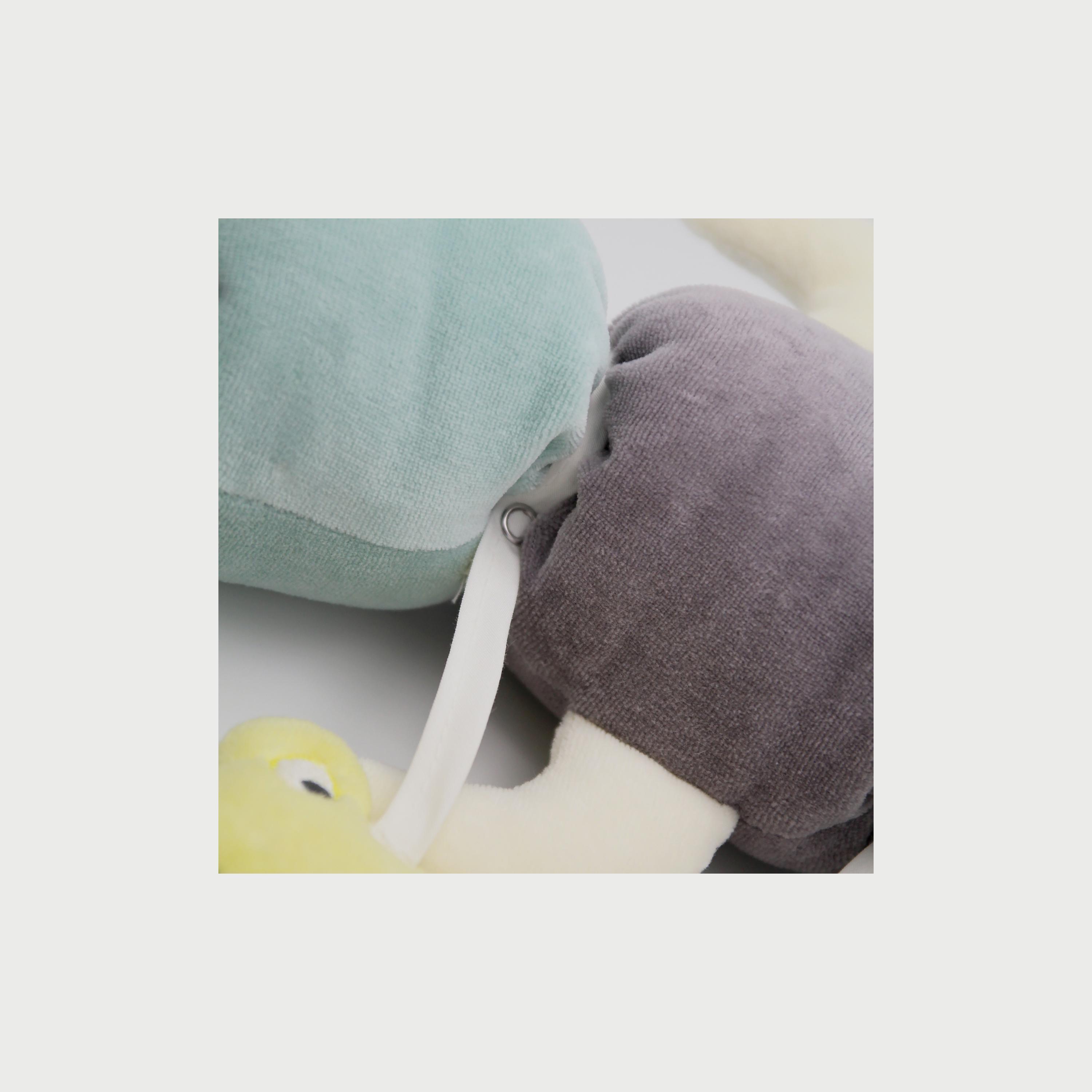 وسادة مخملية بتصميم يرقة من بيبي جيم-baby-nursery-babybedding-image-3