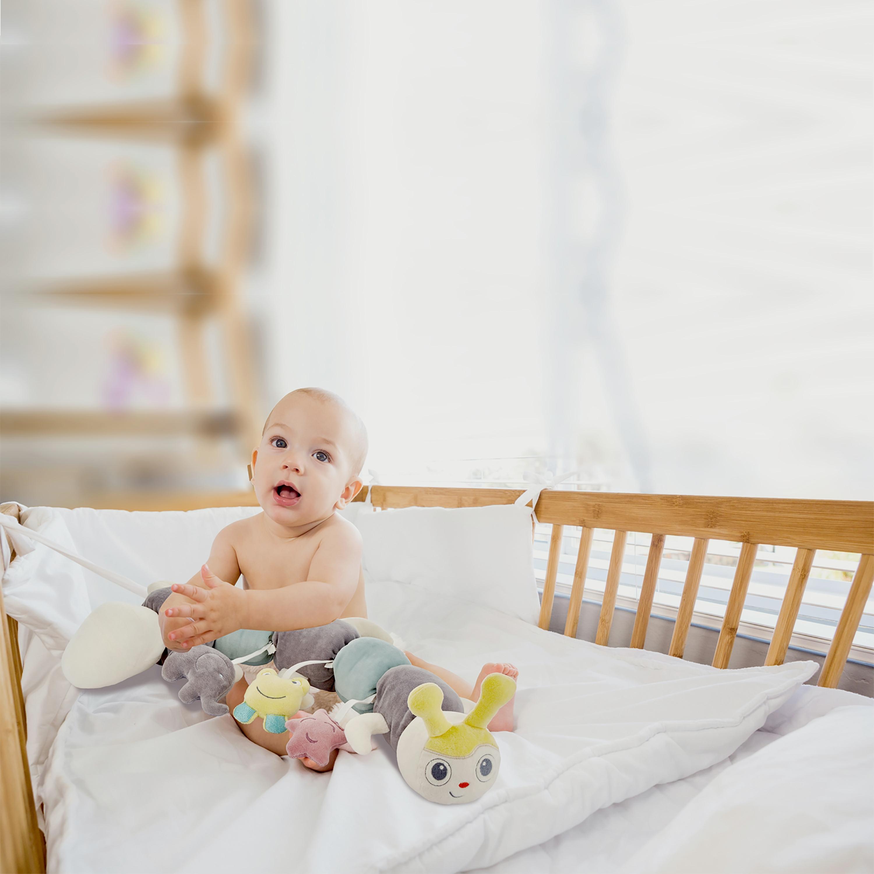 وسادة مخملية بتصميم يرقة من بيبي جيم-baby-nursery-babybedding-image-8