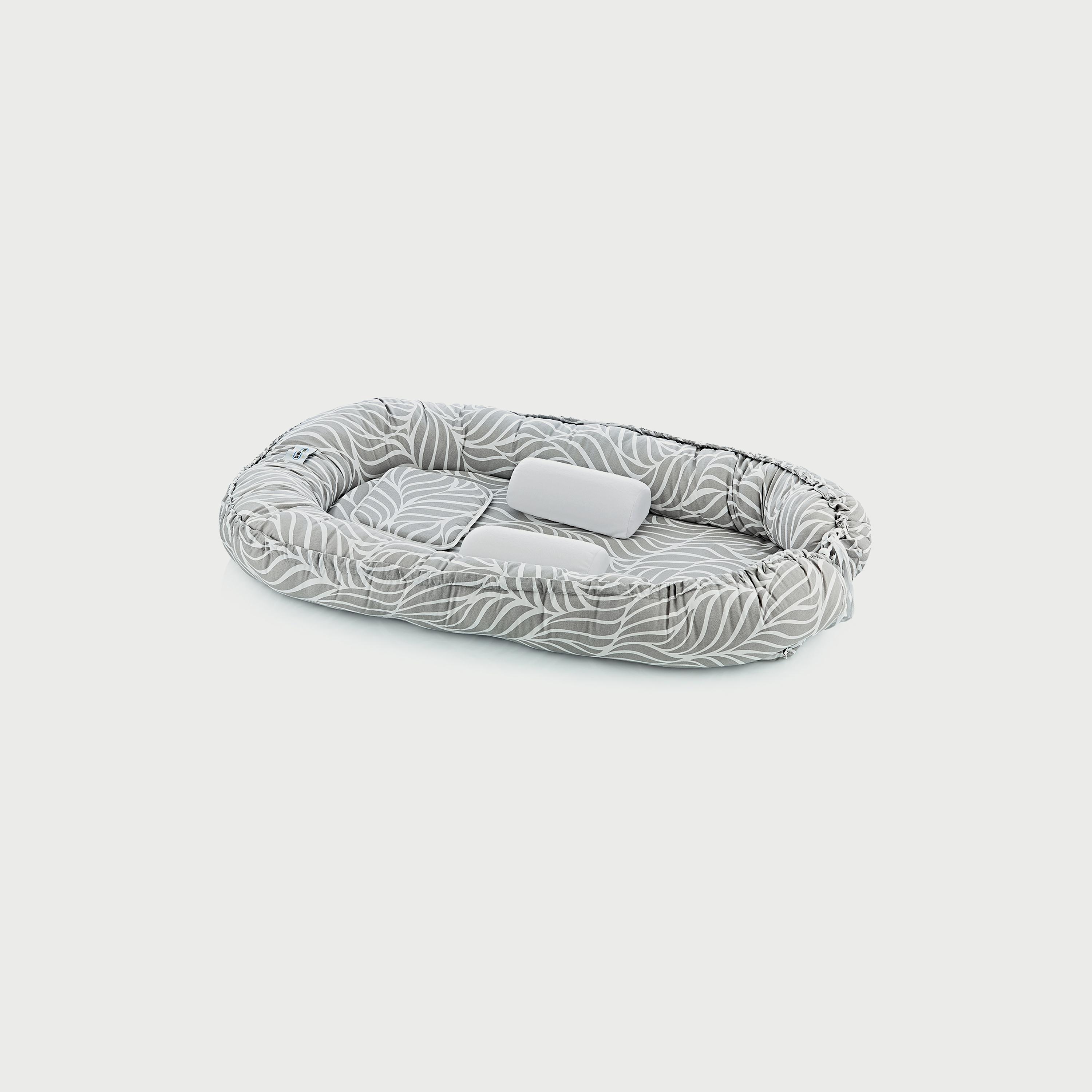 مهد أطفال مع وسائد داعمة من بيبي جيم-baby-nursery-babybedding-image-1