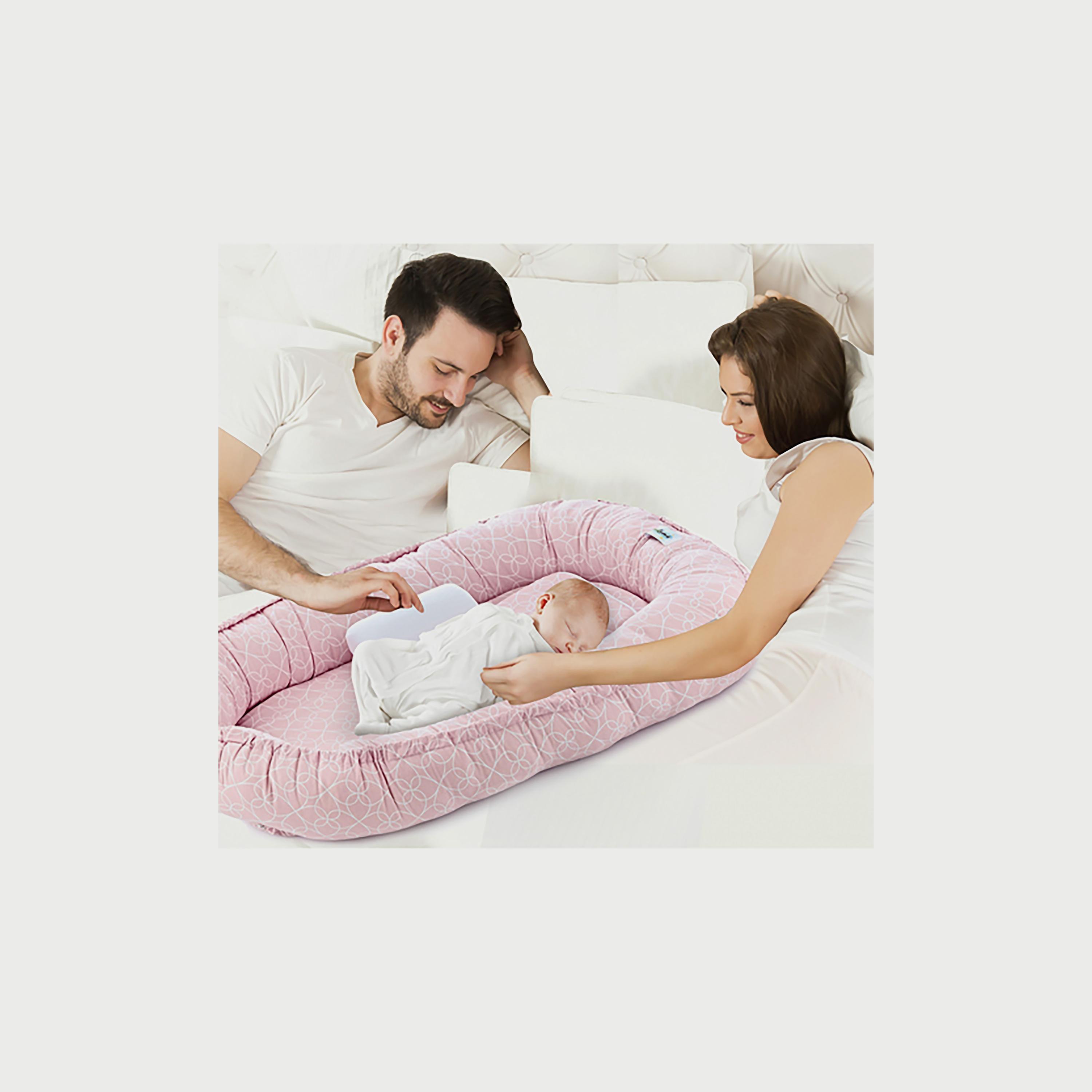 مهد أطفال مع وسائد داعمة من بيبي جيم-baby-nursery-babybedding-image-11