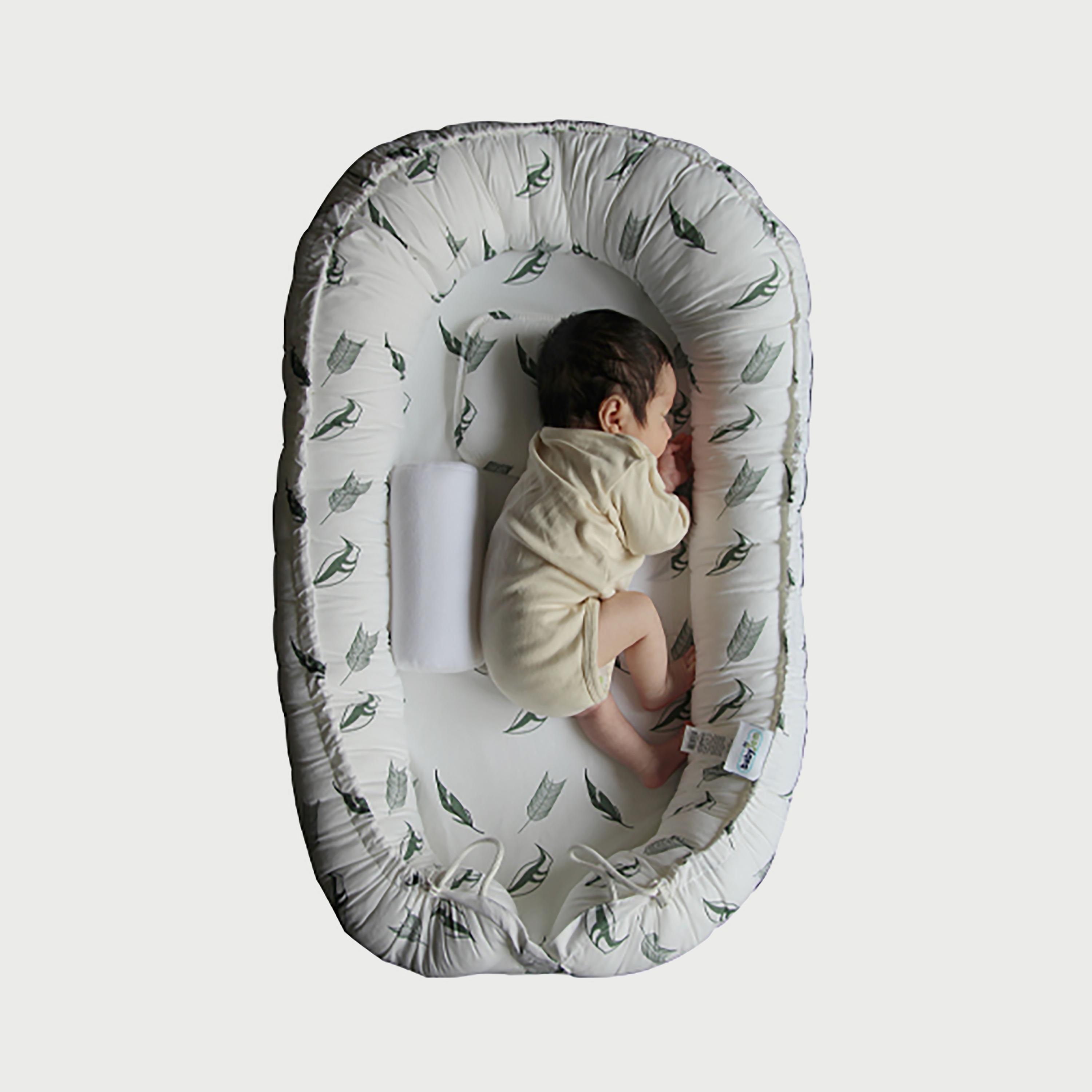 مهد أطفال مع وسائد داعمة من بيبي جيم-baby-nursery-babybedding-image-16