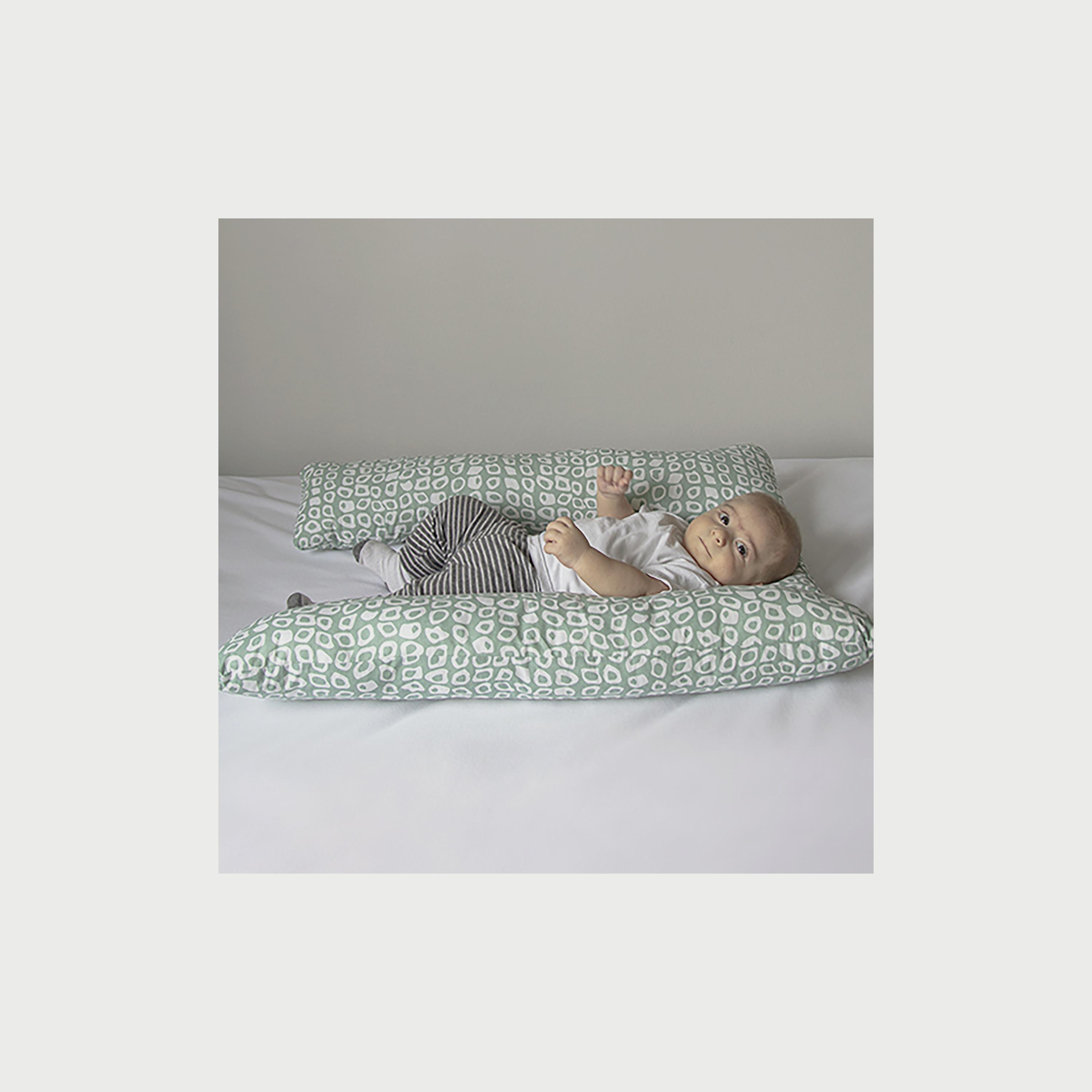 وسادة أطفال على شكل حرف يو من بيبي جيم-baby-nursery-babybedding-image-3