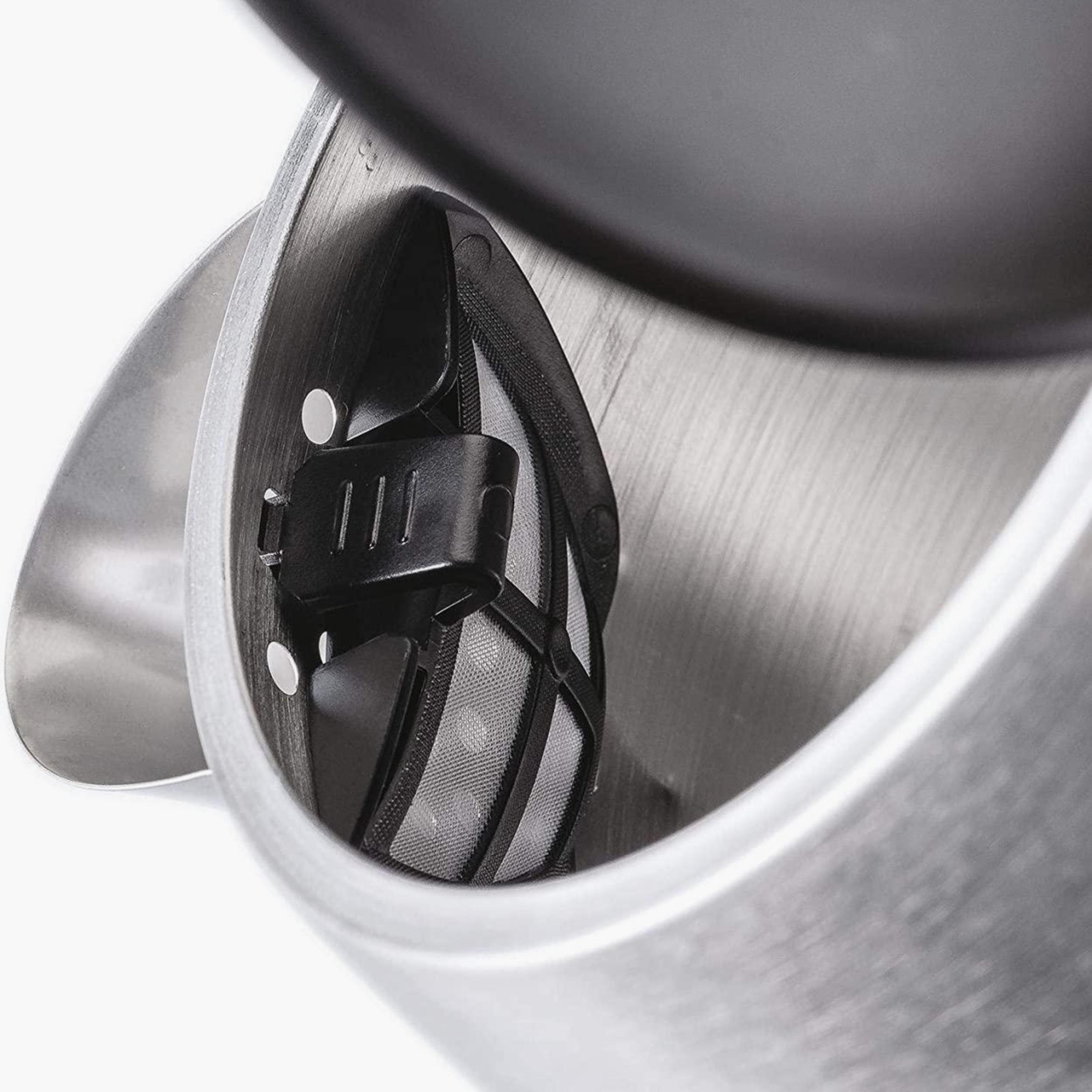 غلاية كهربائية لاسلكية بقوة 2200 واط وسعة 1.7 لتر من بلاك اند ديكر | JC450-B5-household-appliances-kitchenappliances-electrickettles-image-4