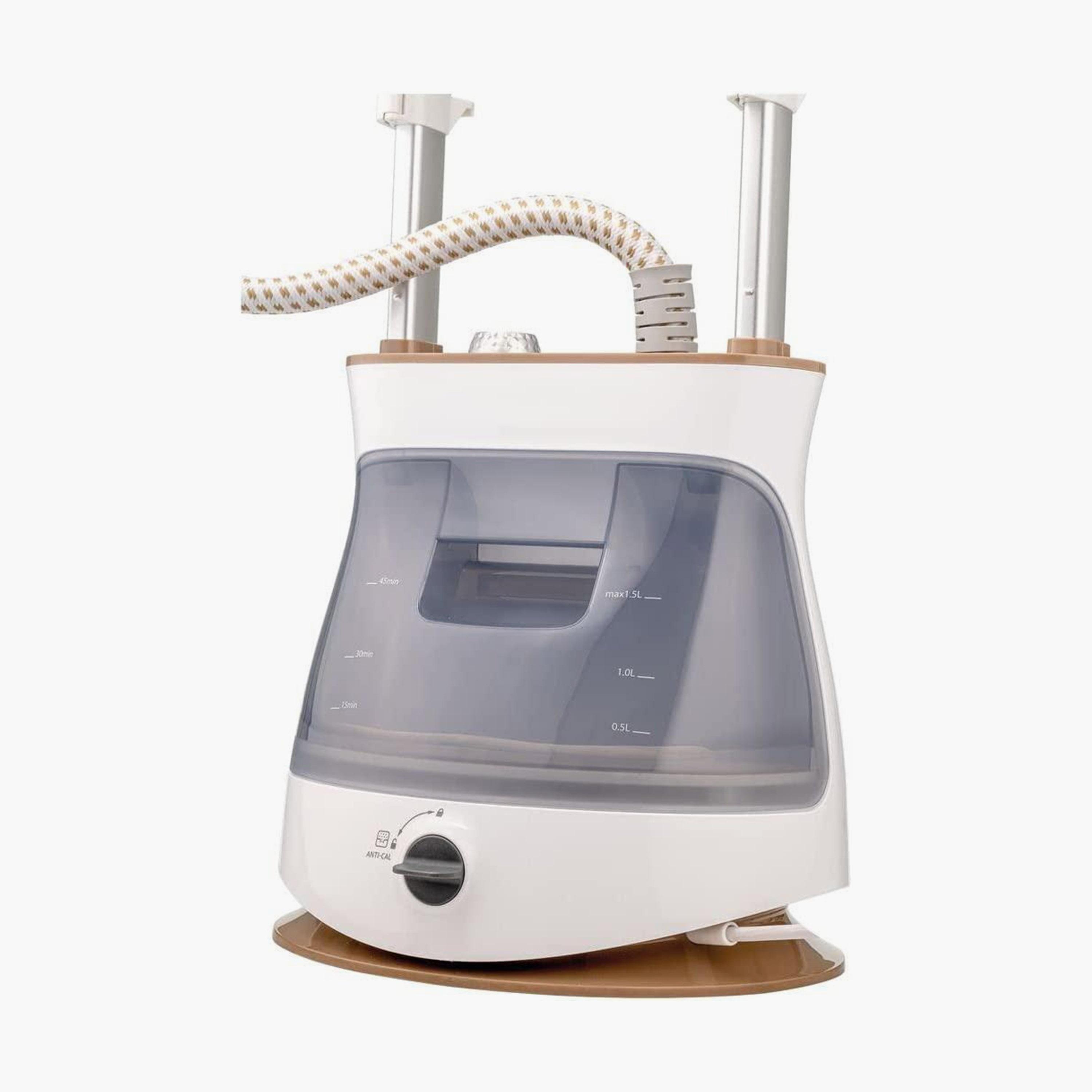 مكواة بخار للملابس العمودية بقوة 2400 واط وسعة 1.5 لتر من بلاك اند ديكر | GST2400-B5-household-appliances-homeappliances-ironandsteamers-image-2