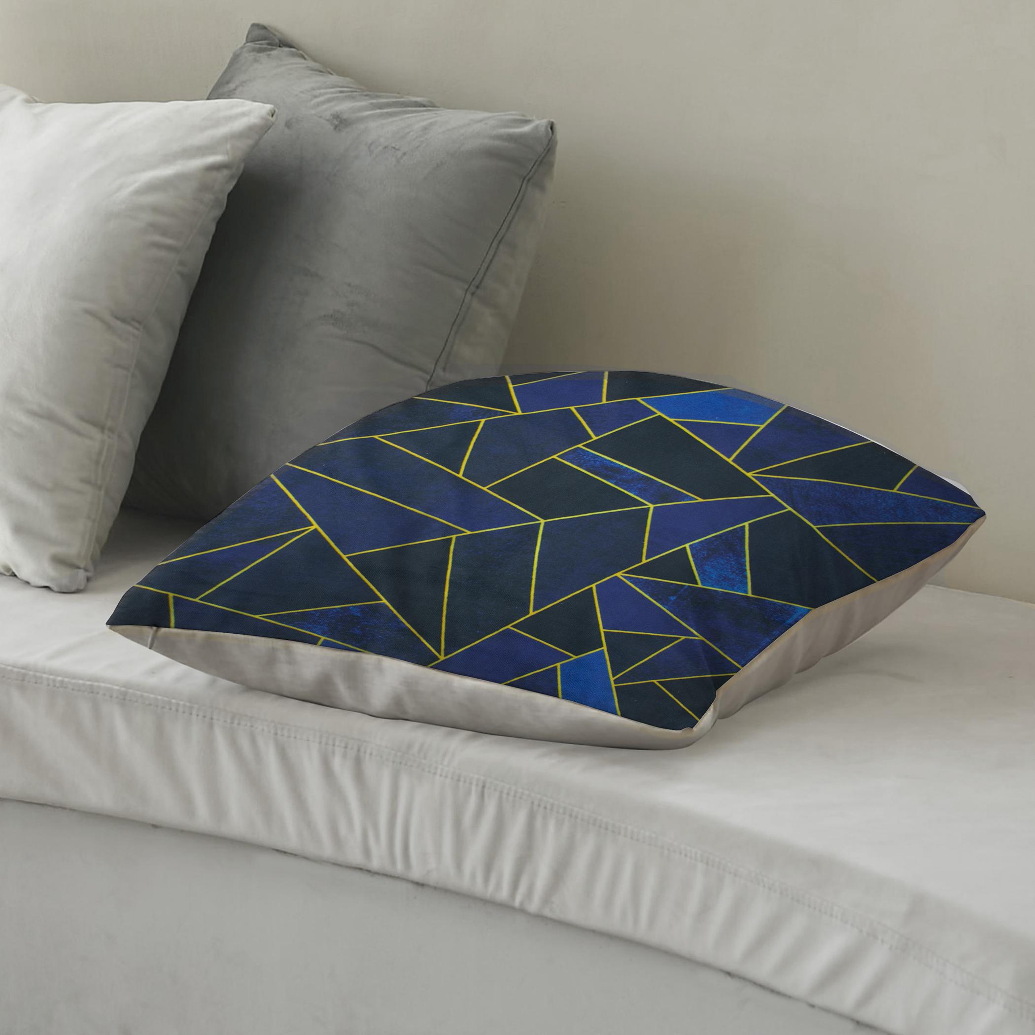 وسادة محشوة بطبعات رقميّة من آلتيما  - 45x45 سم-hbxlivingroom-furnishings-cushionsandcovers-filledcushions-image-2