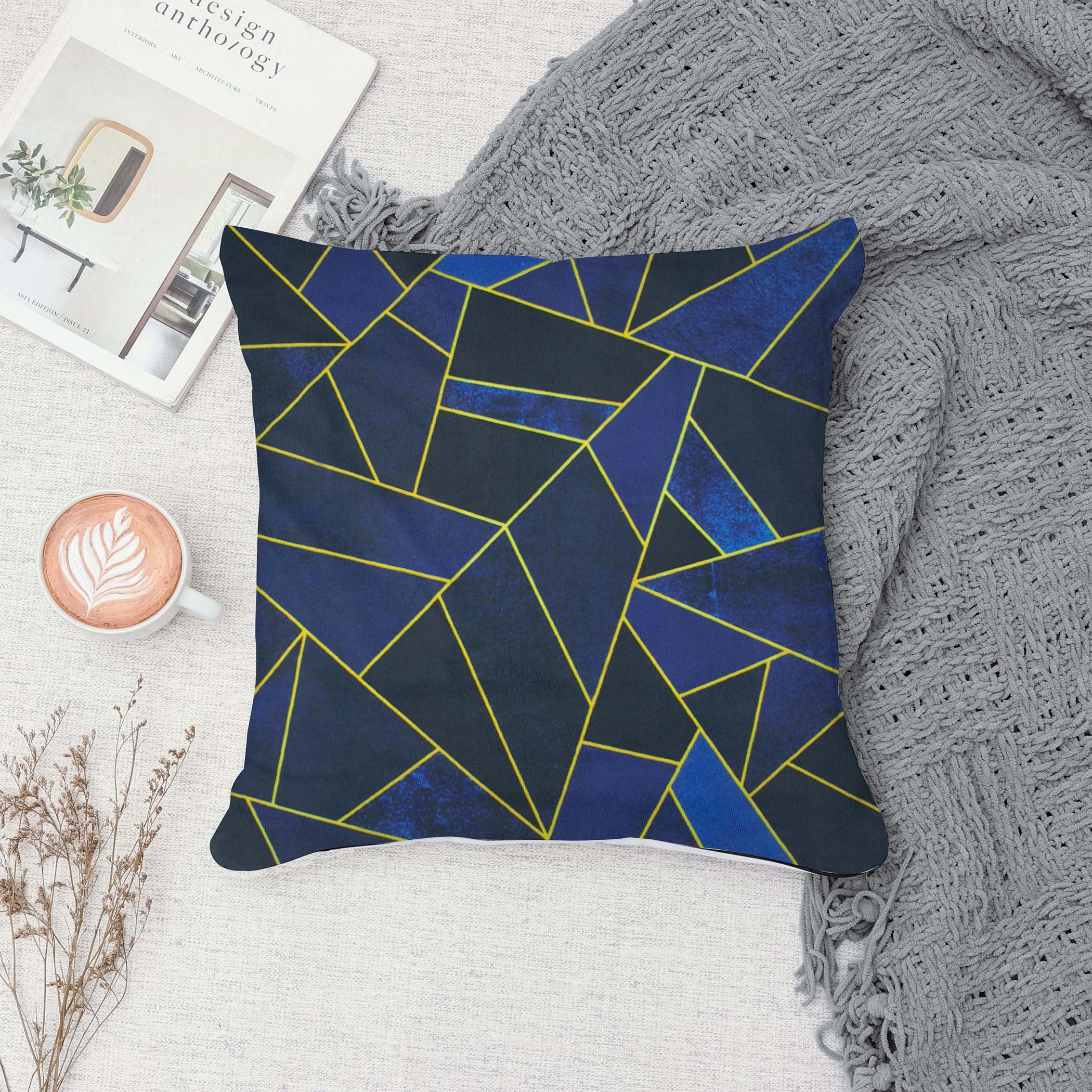 وسادة محشوة بطبعات رقميّة من آلتيما  - 45x45 سم-hbxlivingroom-furnishings-cushionsandcovers-filledcushions-image-3