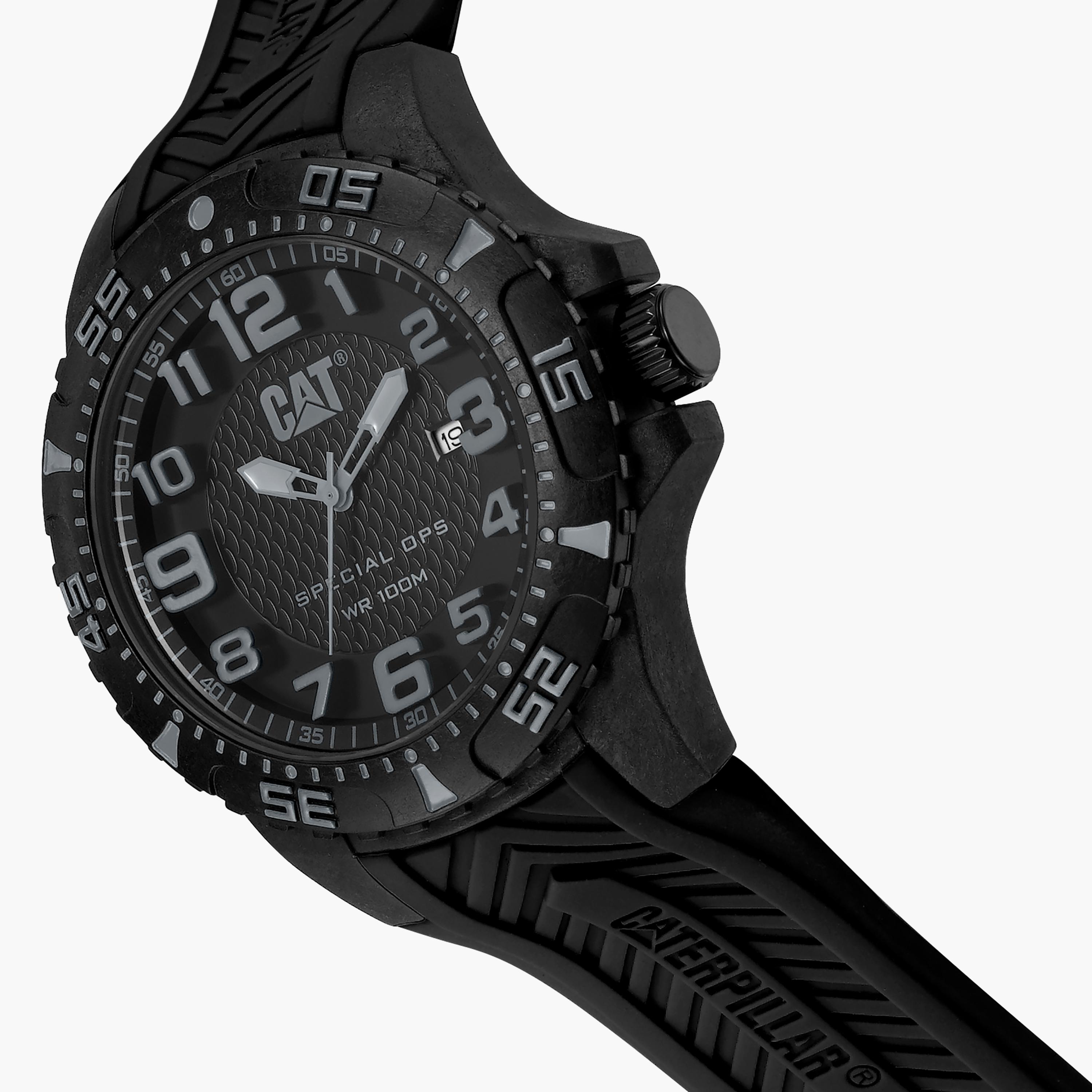 ساعة كات ذو انالوج بسوار سيليكون أسود للرجال | K312121112-men-watchesandjewellery-watches-image-2