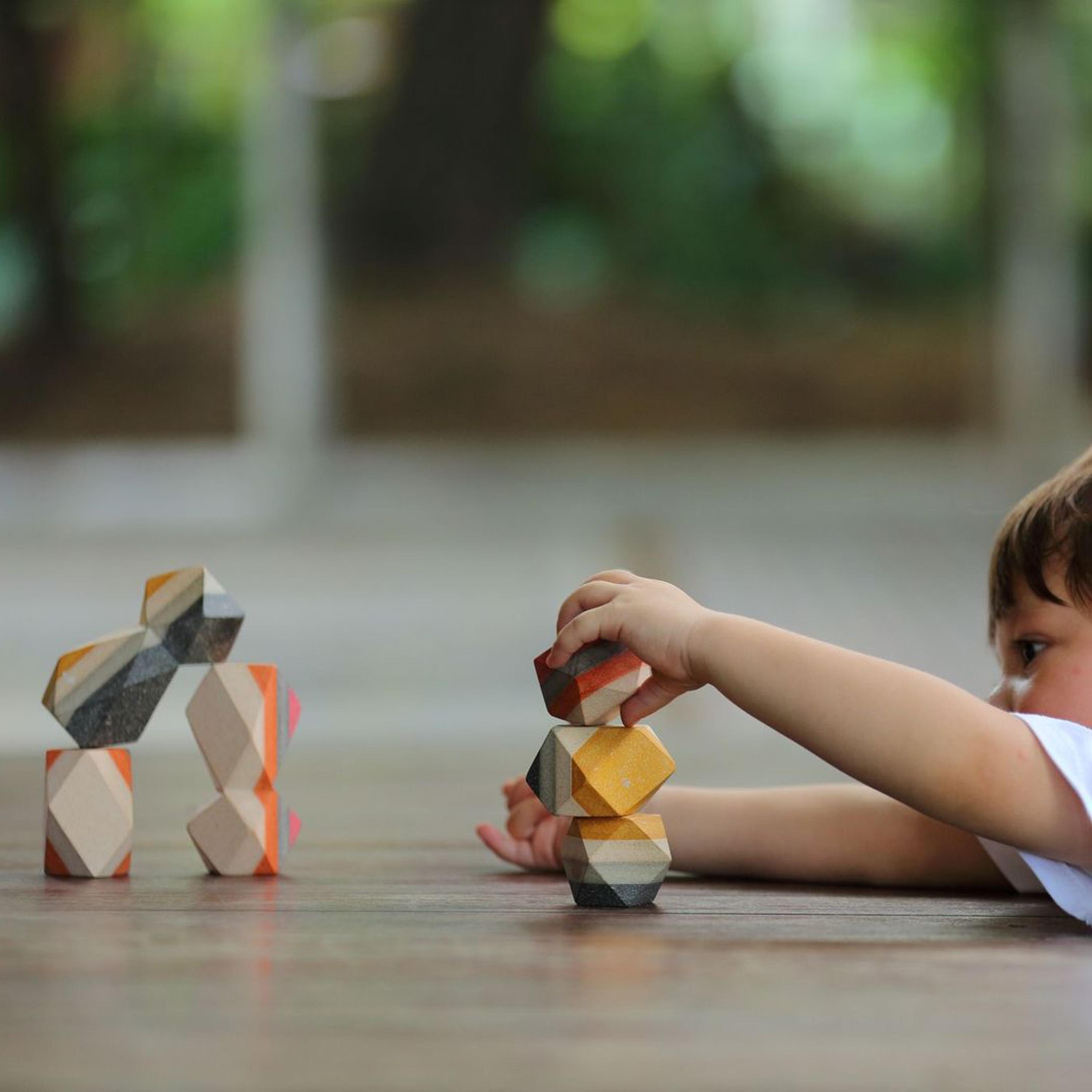 حجارة تكديس جيو من بلان تويز-toys-babyandtoddlertoys-stackingandnestingtoys-image-4