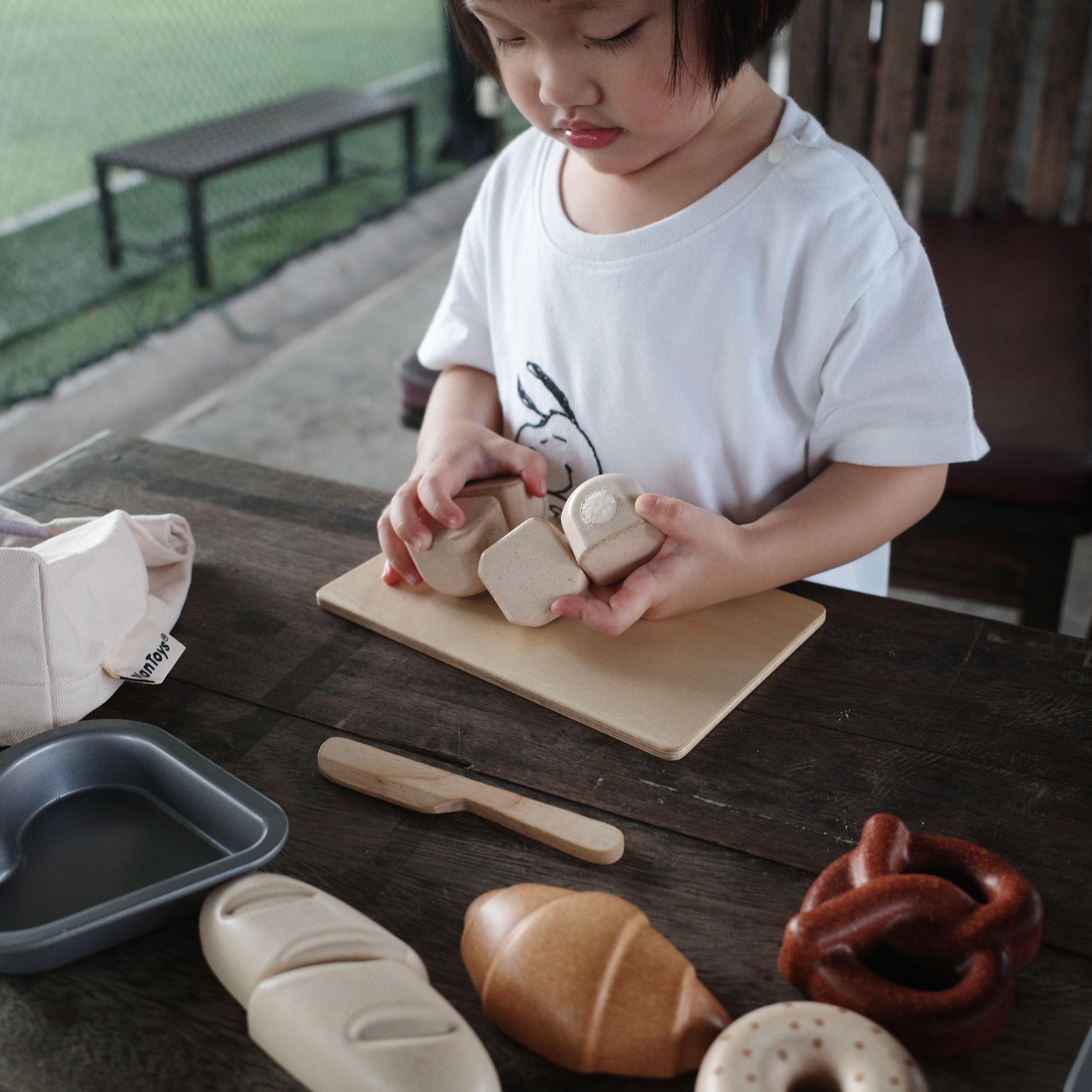PlanToys Bread Set-toys-roleplay-playfoods-image-4