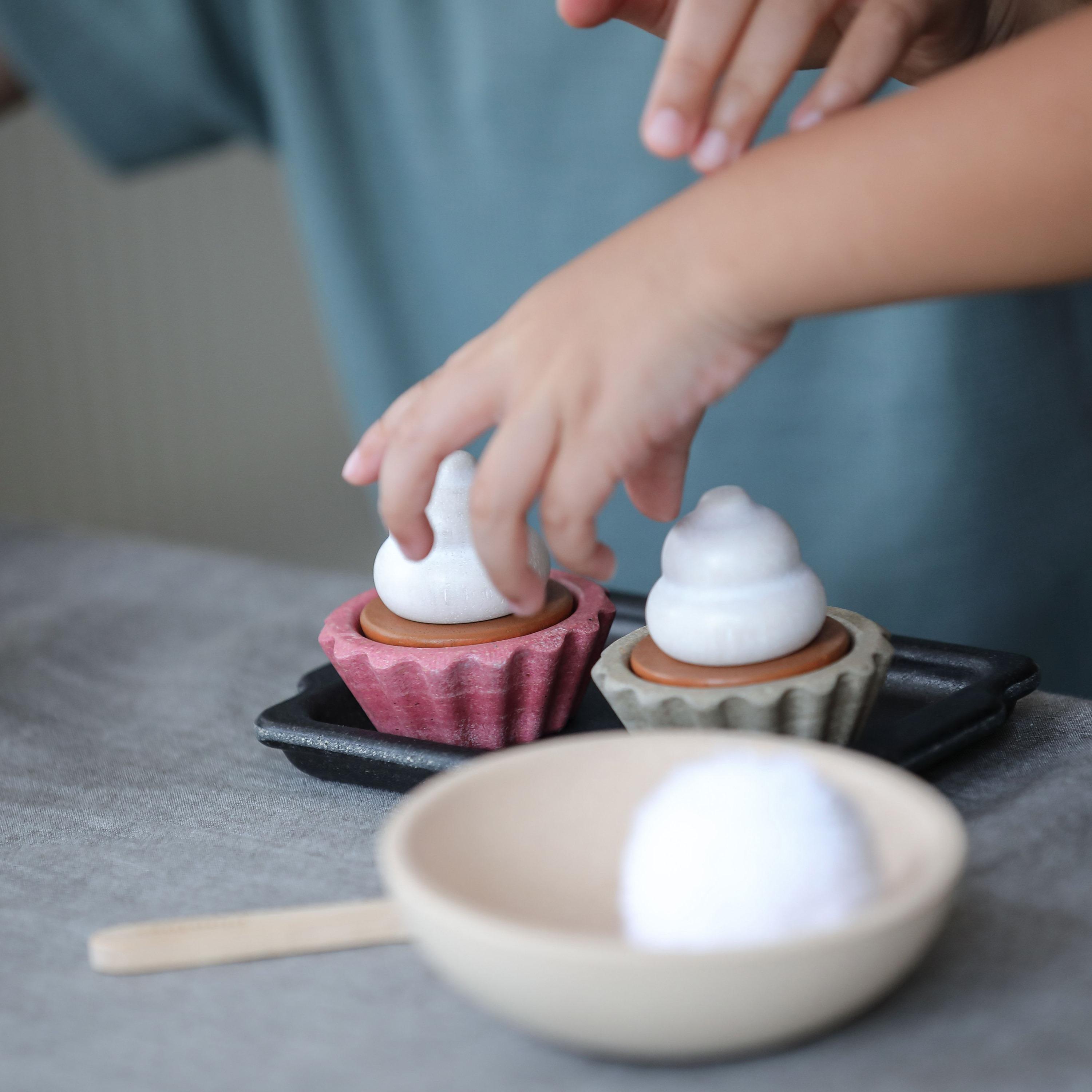 PlanToys Cupcake Set-toys-roleplay-playfoods-image-4
