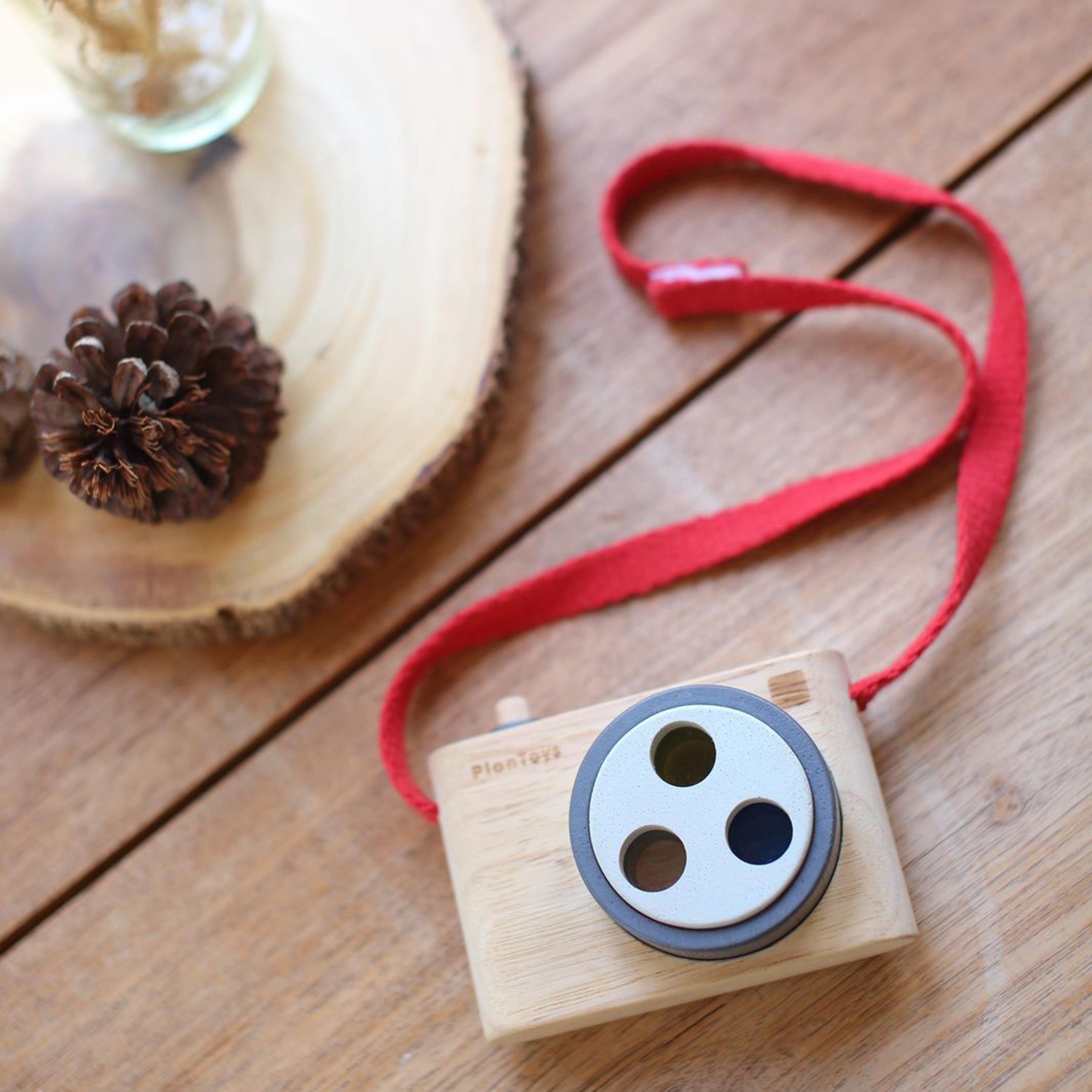 PlanToys Colored Snap Camera-electronics-camera-image-4