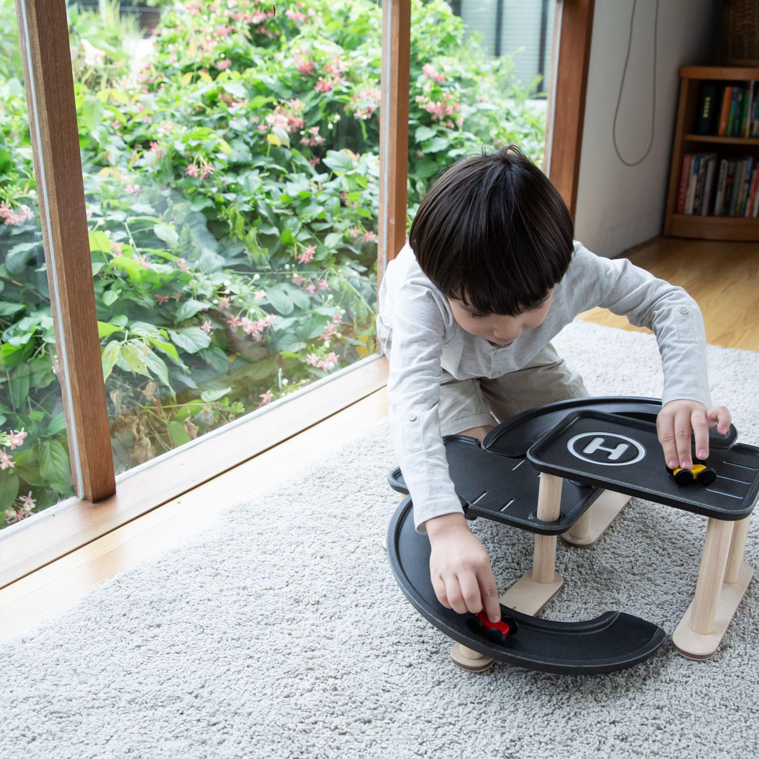 PlanToys Race N Play-toys-playvehicles-vehicleplaysets-image-2