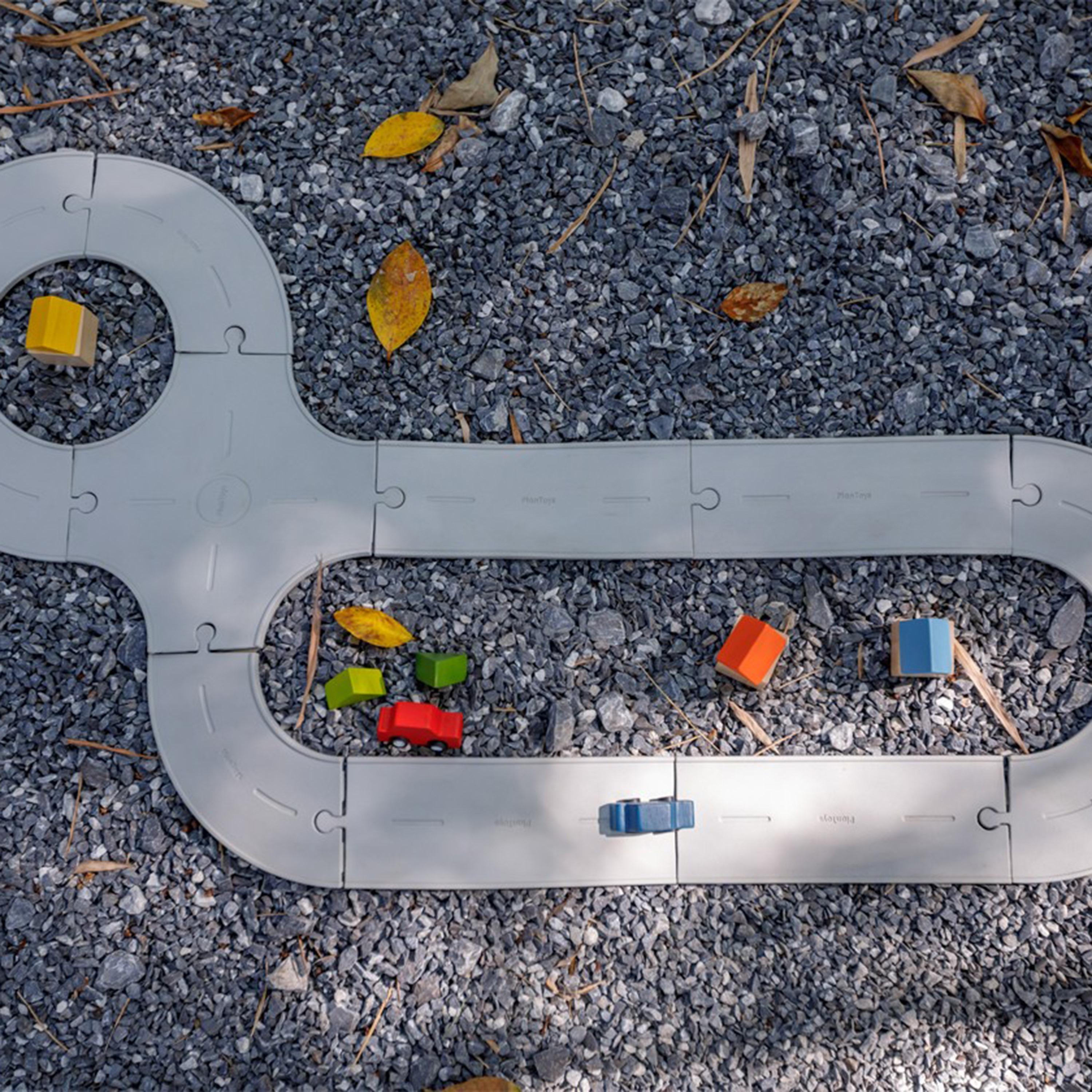 PlanToys Road & Rail - Rubber-toys-playvehicles-vehicleplaysets-image-2