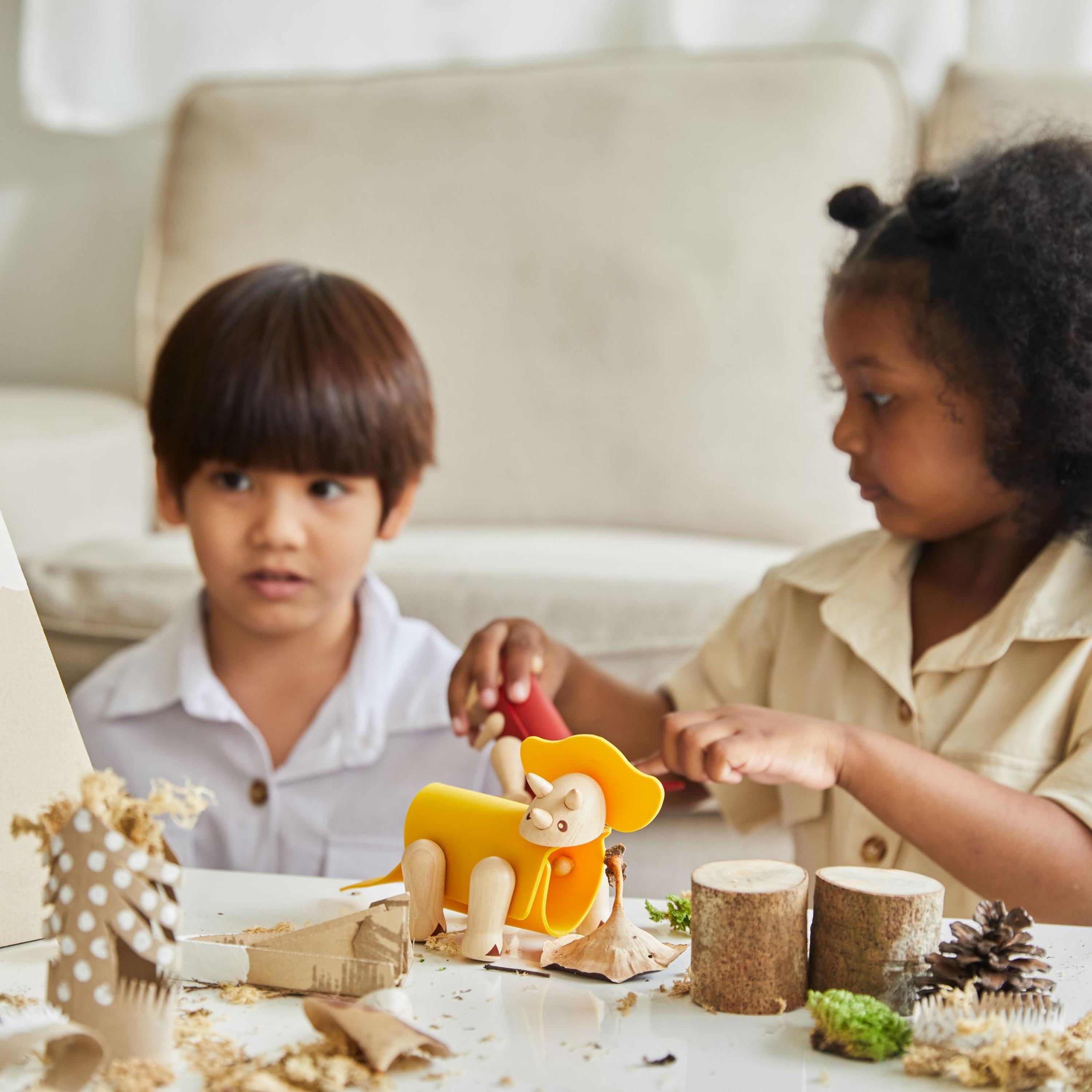 ستيجوساورص (أفعلها بنفسك) من بلان تويز-toys-playfigures-actionfigures-image-1