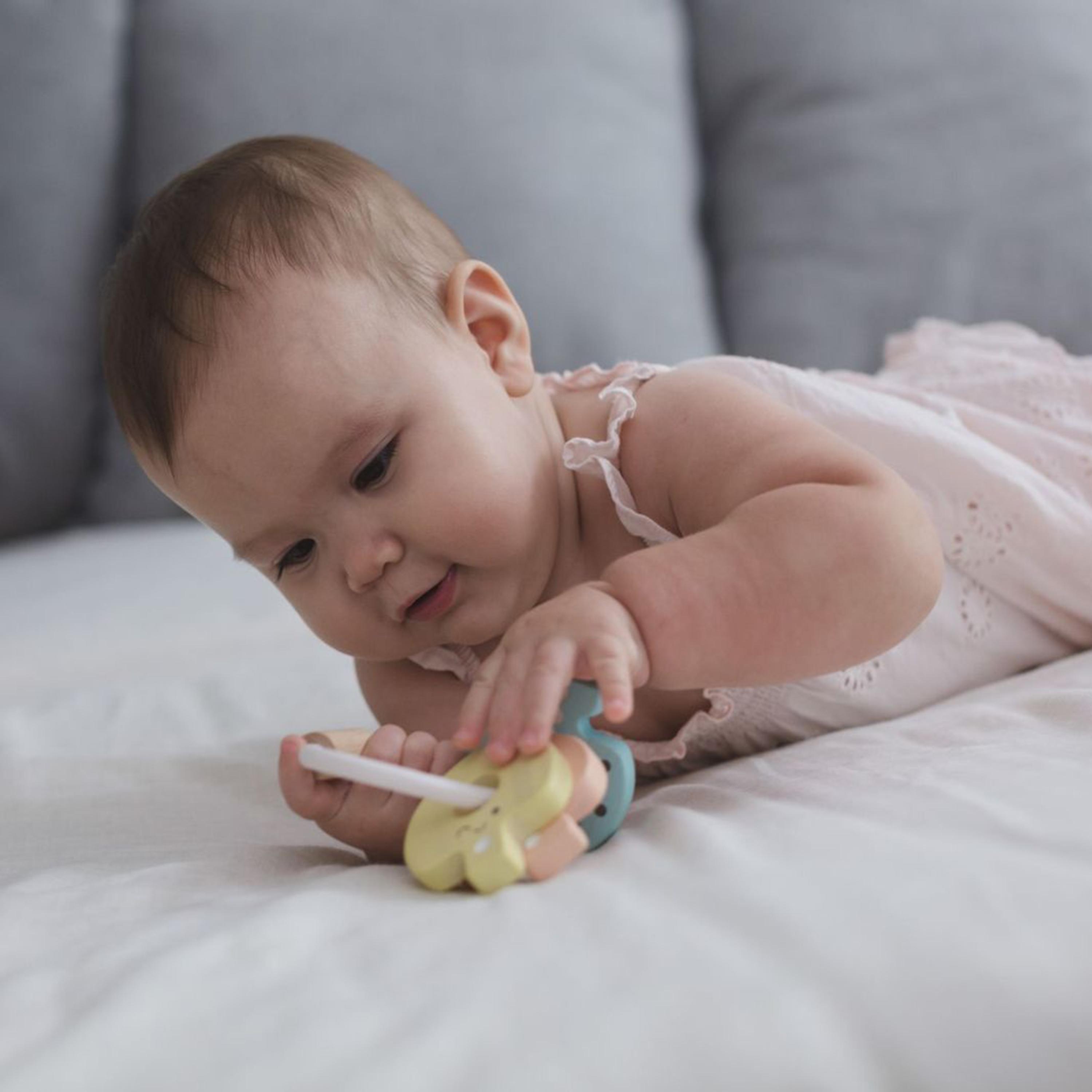 Plan Toys Baby Key Rattle, Multicolor-toys-babyandtoddlertoys-rattlesandteethers-image-4