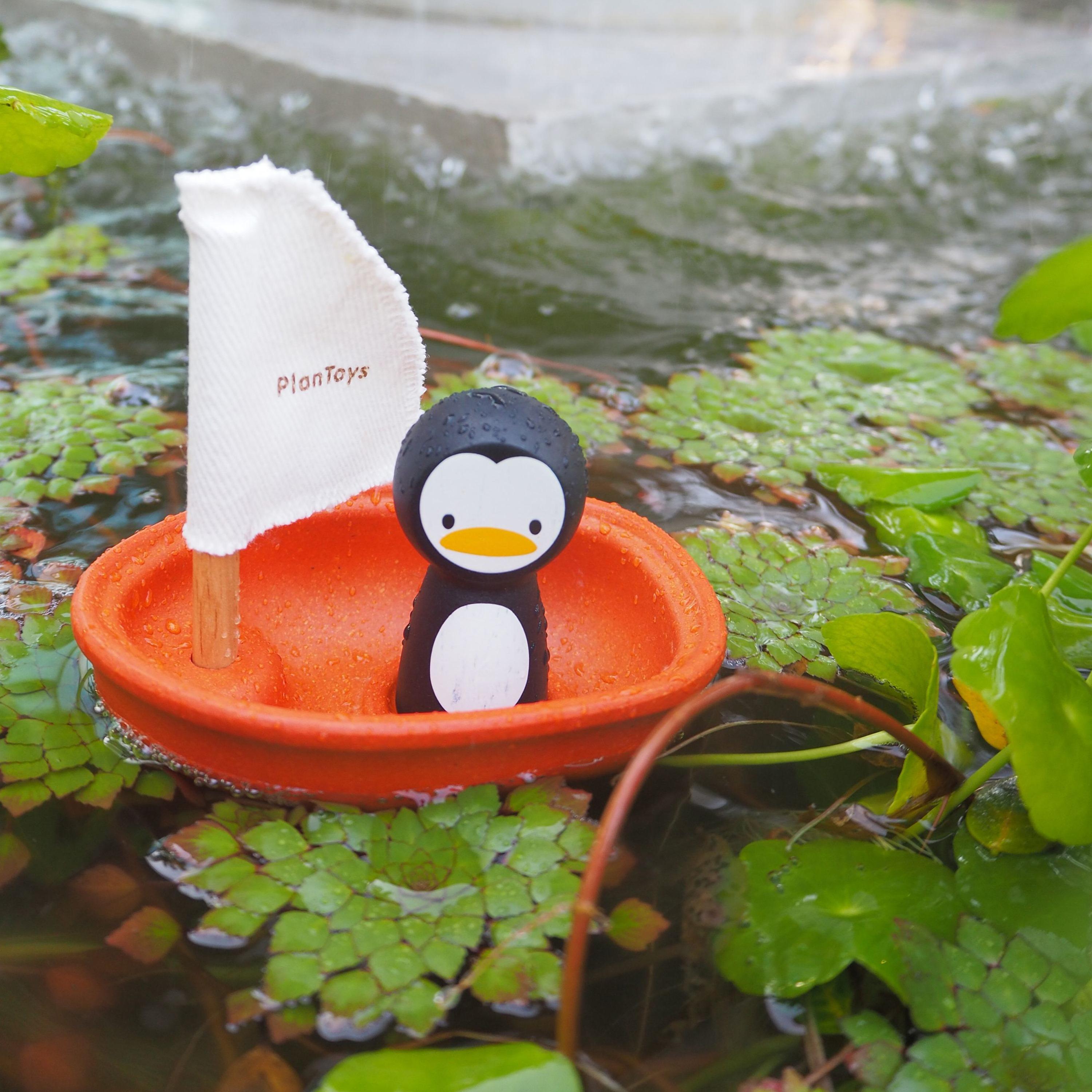 Plan Toys Sailing Boat, Penguin-toys-babyandtoddlertoys-bathtoys-image-4