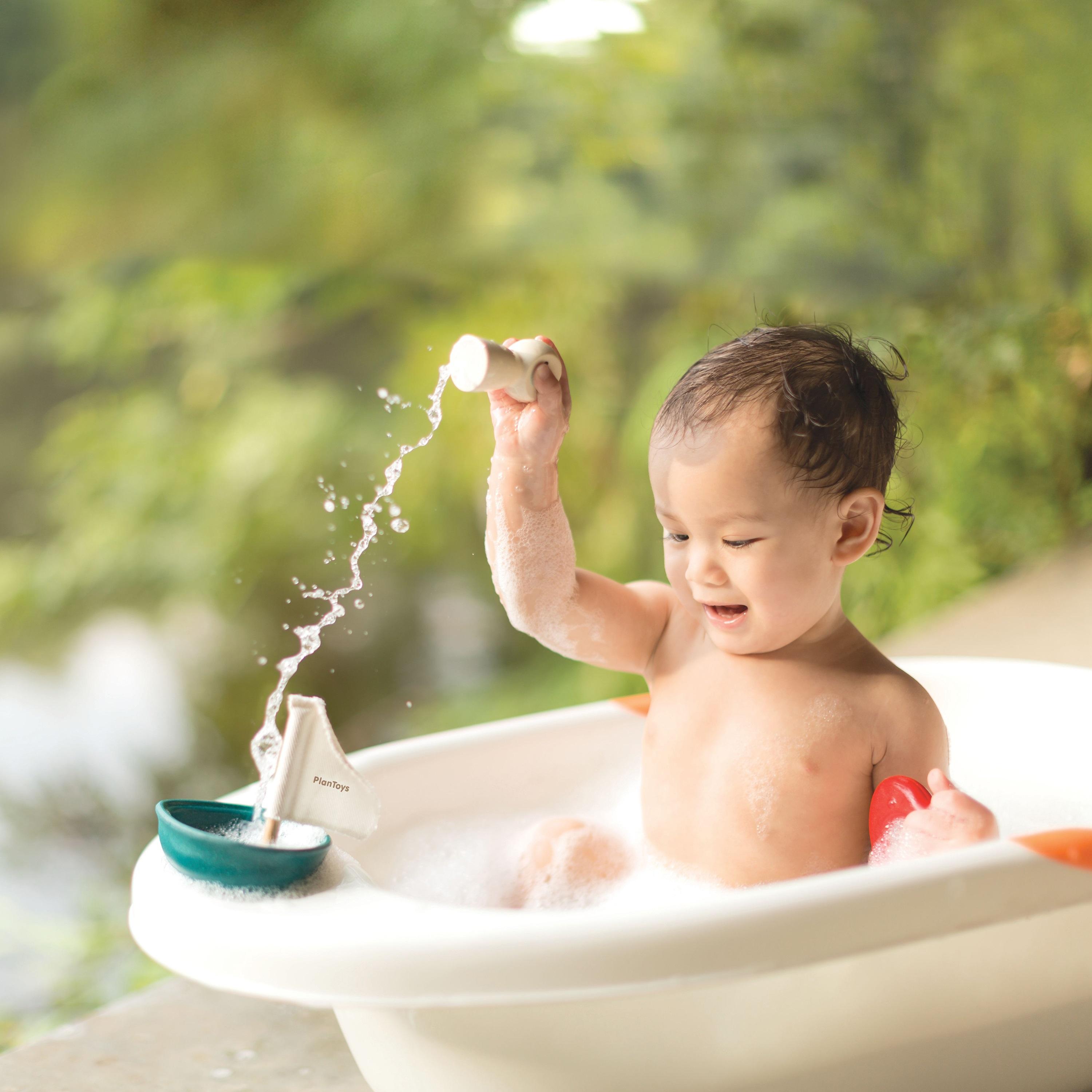 Plan Toys Sailing Boat, Polar Bear-toys-babyandtoddlertoys-bathtoys-image-1