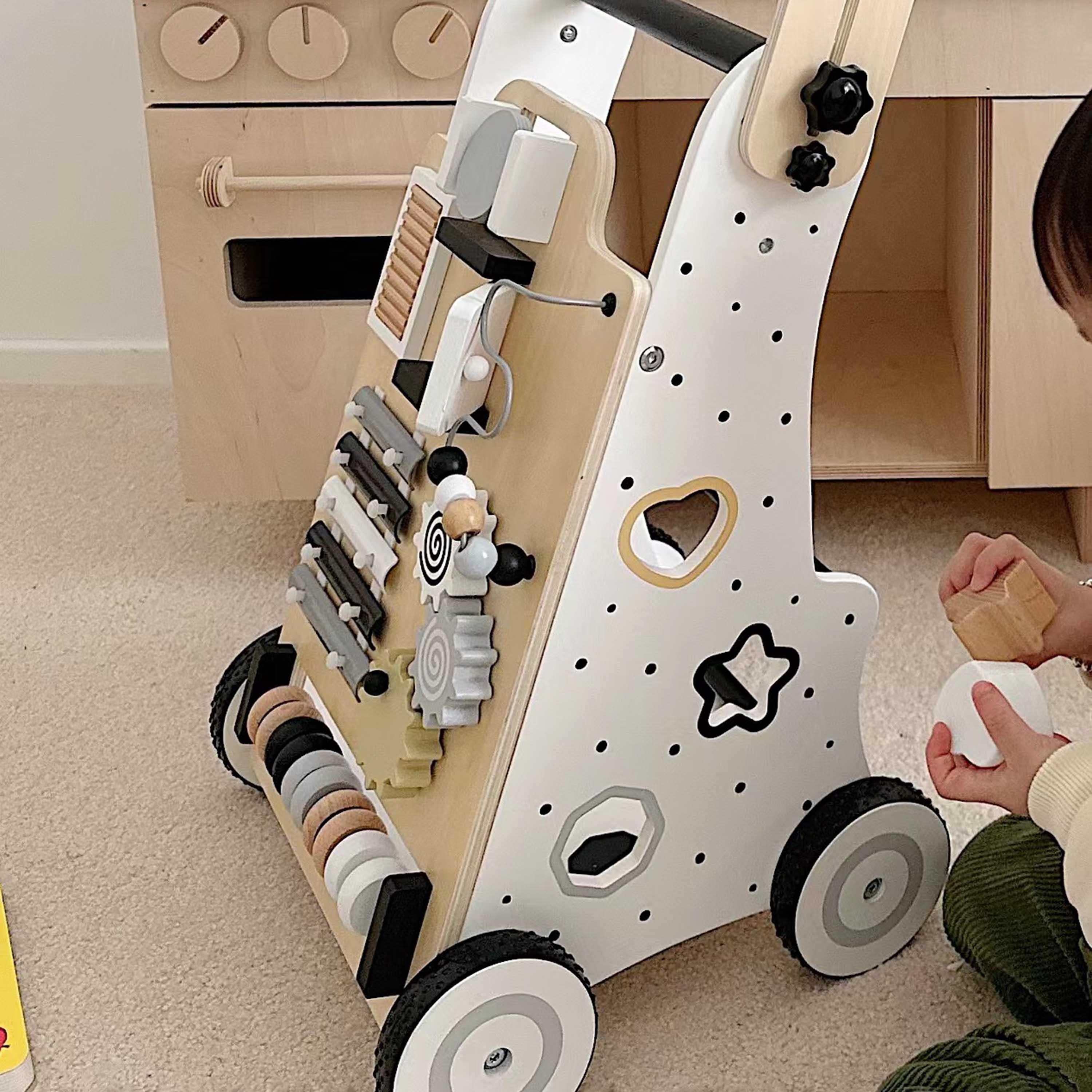  مشاية أطفال خشبية ومركز أنشطة متعدد الوظائف من فاكتوري برايس-toys-babyandtoddlertoys-learningtoys-image-4