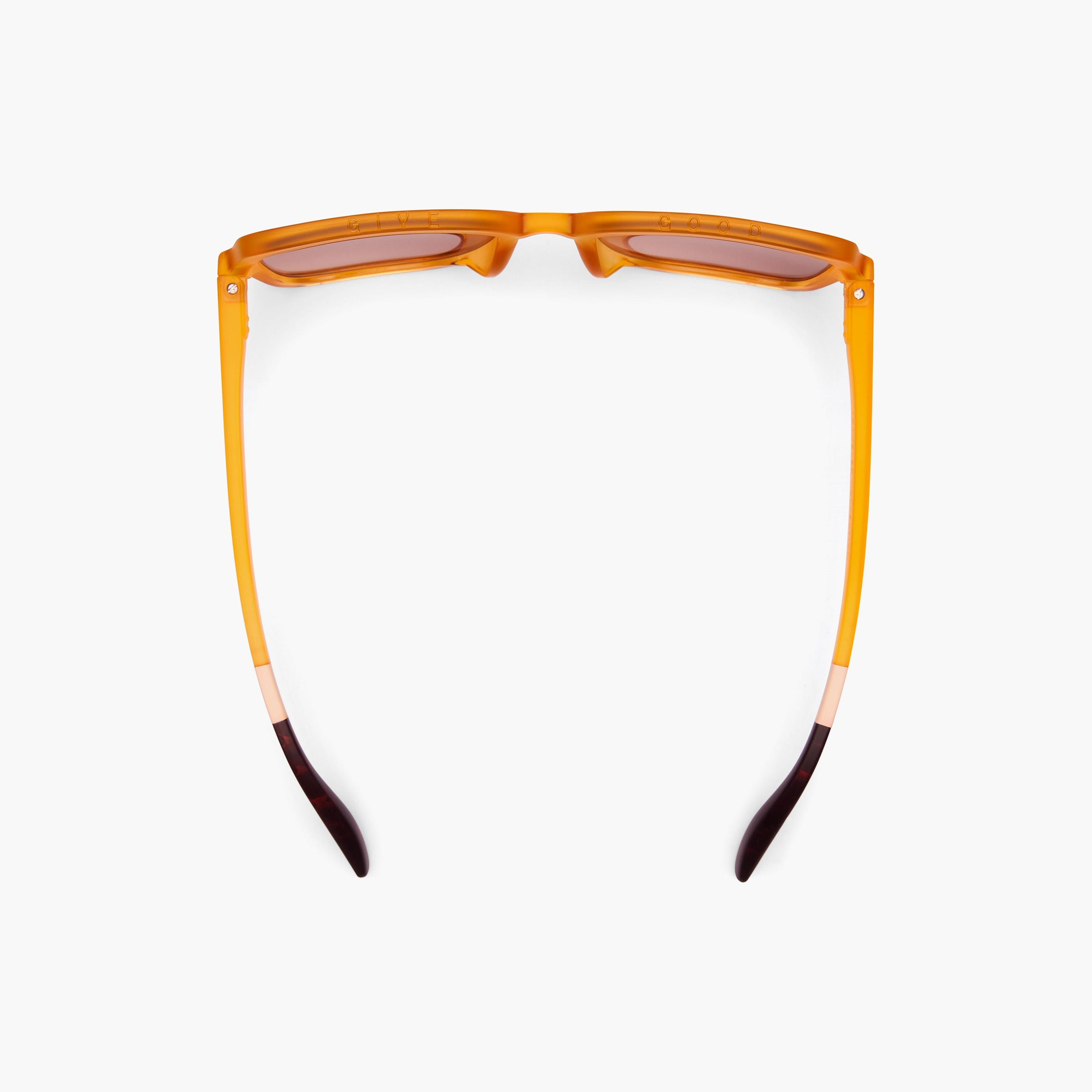 نظارة شمسية من تومز مربعة بعدسات متدرجة باللون الزيتوني للنساء | 10018308-women-sunglasses-image-1