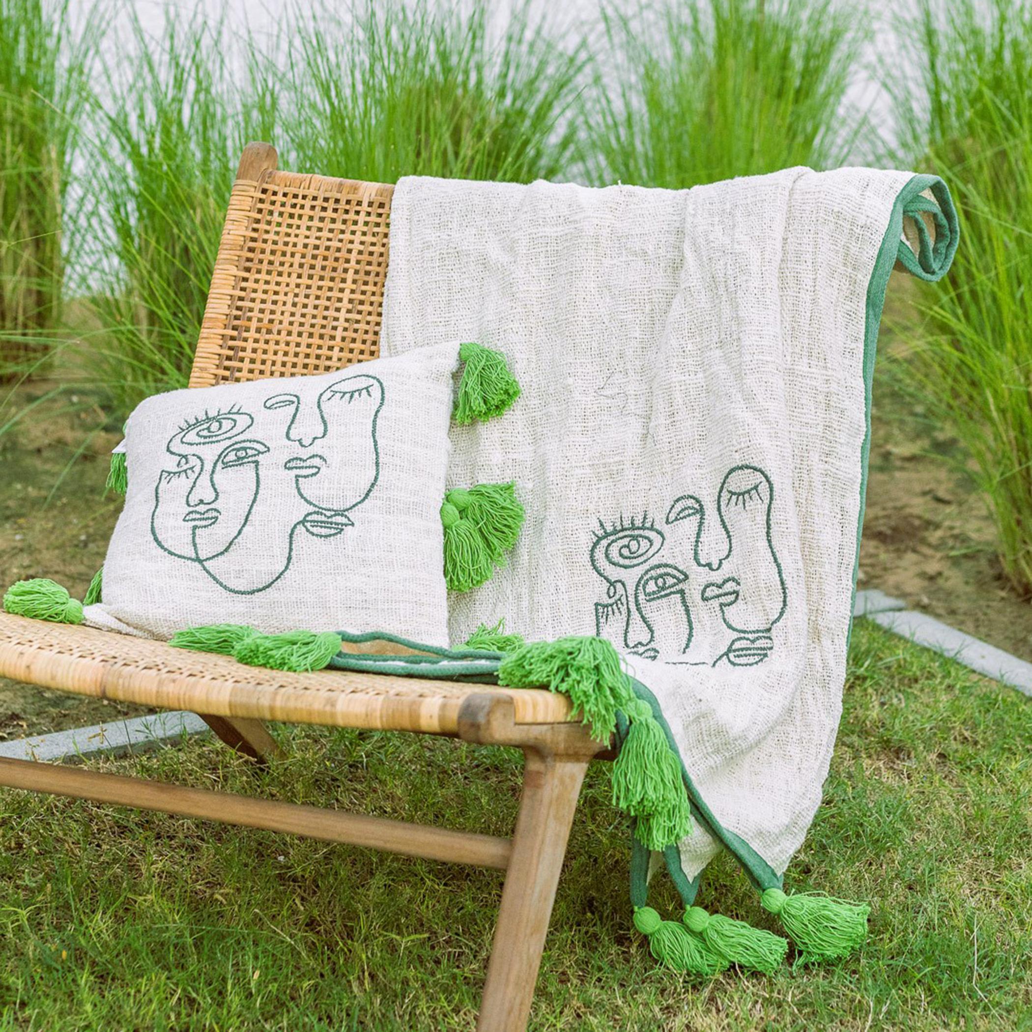 The 8 Senses Living Picasso Cotton Throw with Tassels - 140x200 cm