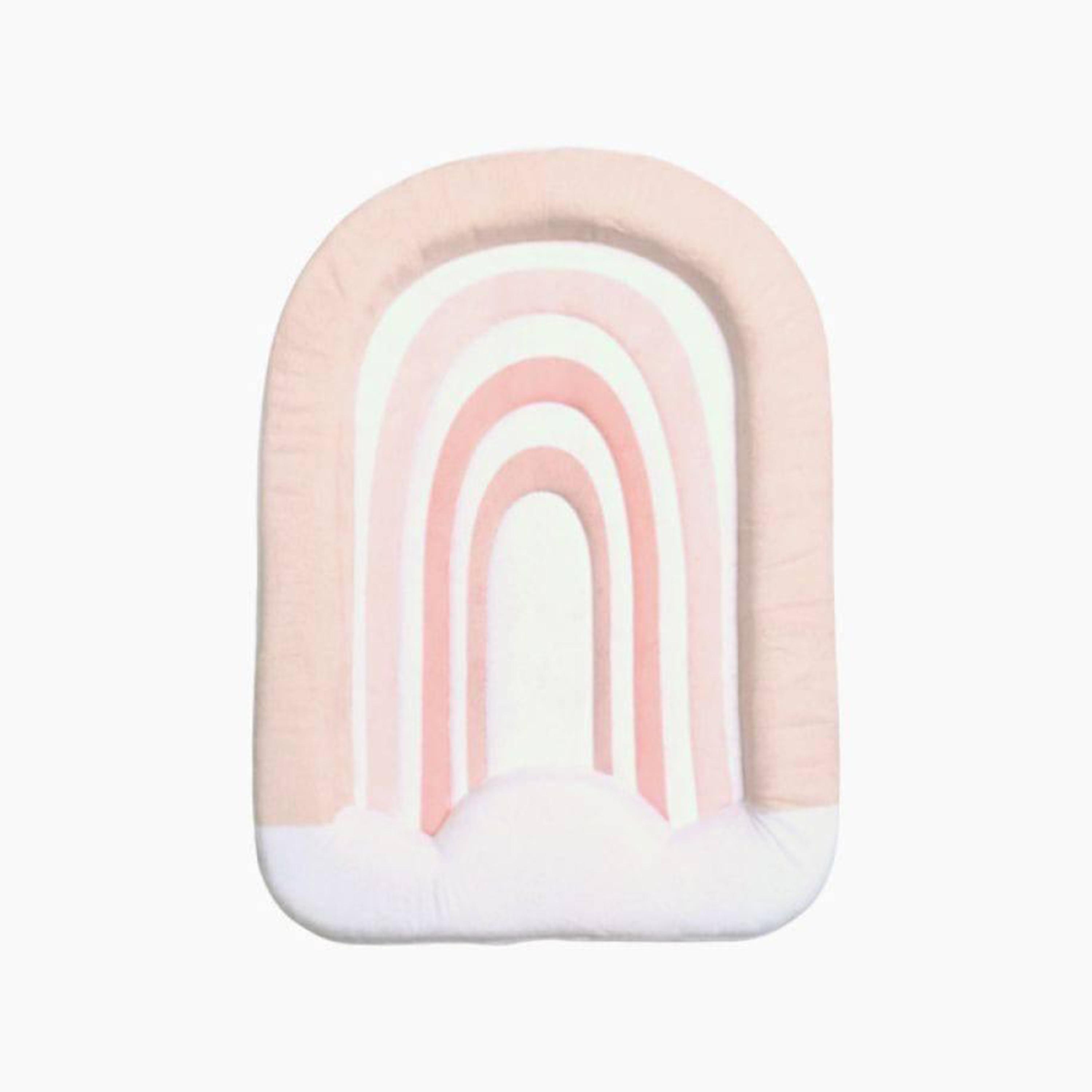 سجادة حمام من القطيفة بألوان قوس قزح من بلومينج باث، بيج-baby-diapering-changingmats-image-1