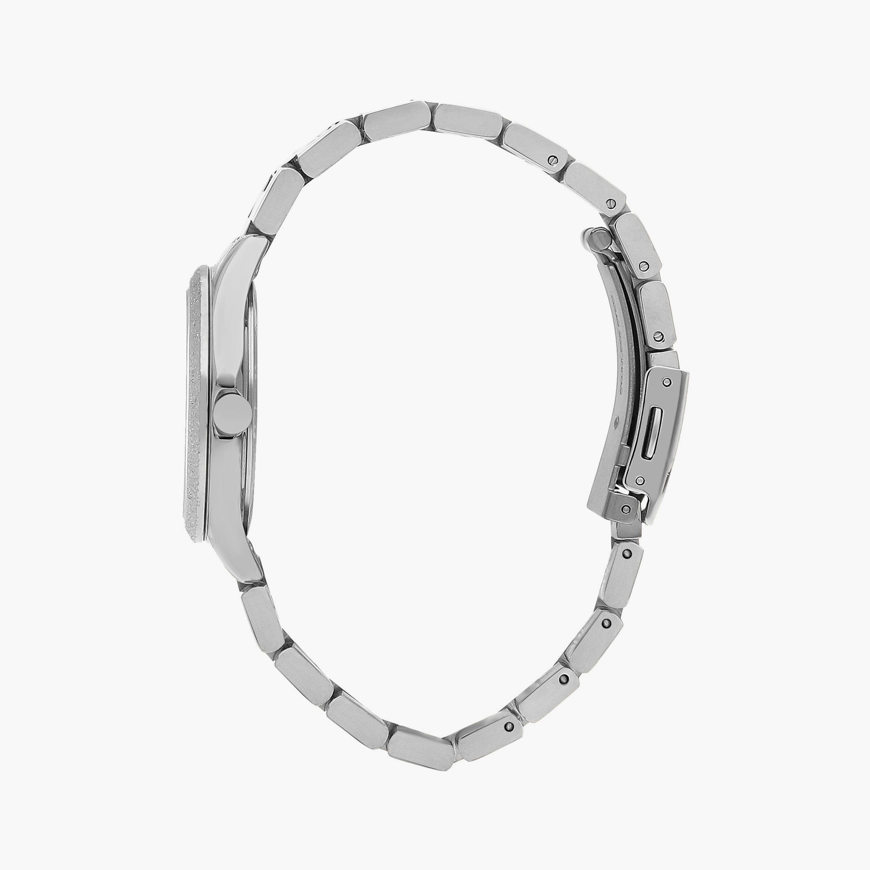 ساعة يد رقمية سوداء بسوار قماش للرجال من كاسيو جي شوك DW-5600BBN-1DR-women-watchesandjewellery-watches-image-2