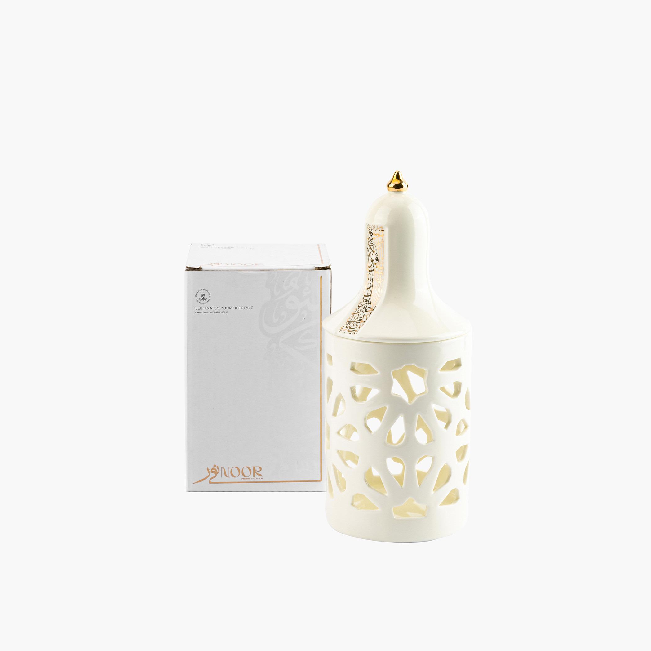 حامل شموع صغيرة بورسلان مزيّن بتصاميم مفرغة وطبعات نور من أوتانتيك - 21 سم-household-decor-candleholdersandlanterns-image-3