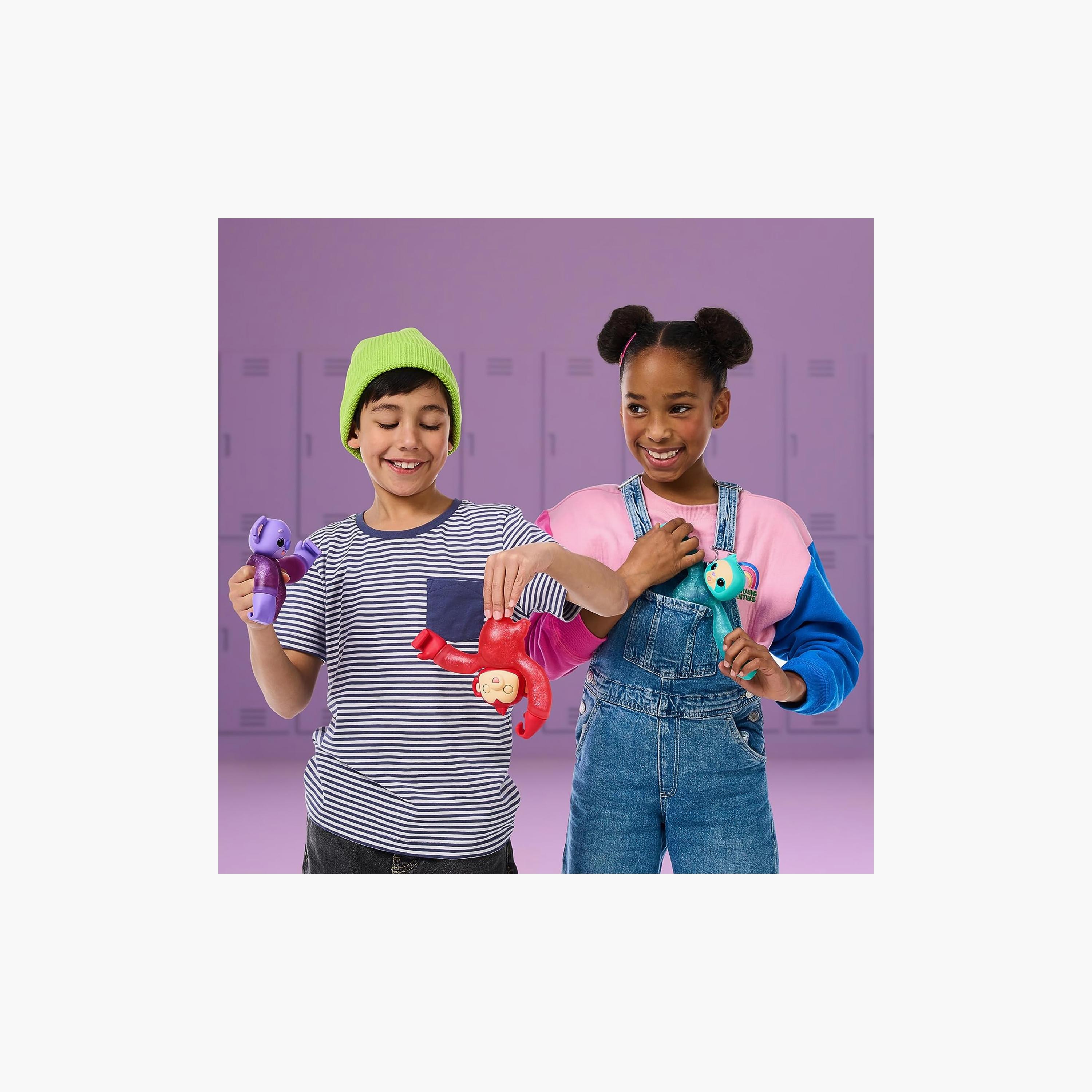 Little Live Pets Hug & Hang Zoogooz Sensoo Sloth Figure-toys-playfigures-actionfigures-image-4