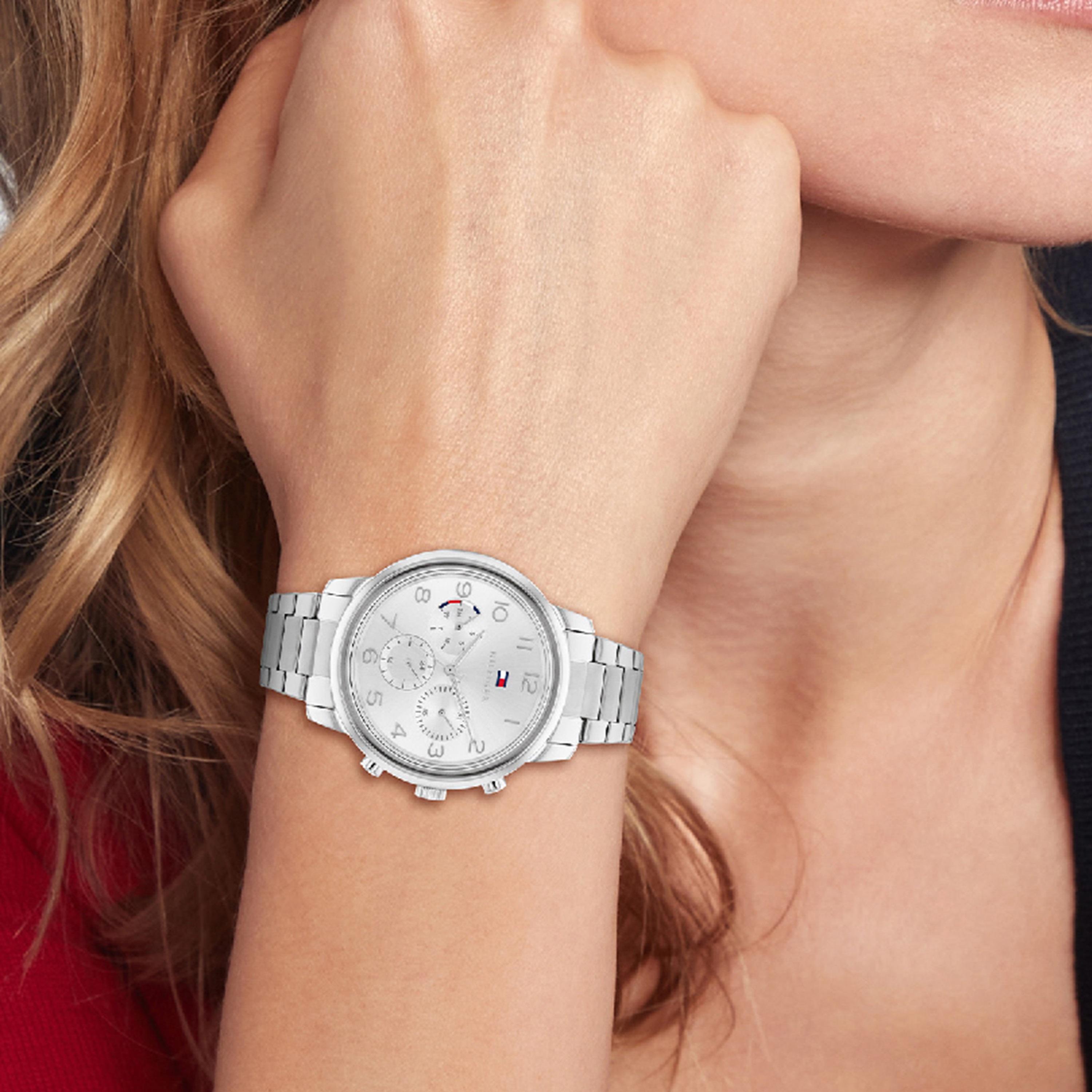 ساعة كرونوغراف فضية بسوار ستانلس ستيل مع 38 مم من تومي هيلفيغر للنساء | 1782523-women-watchesandjewellery-watches-image-4