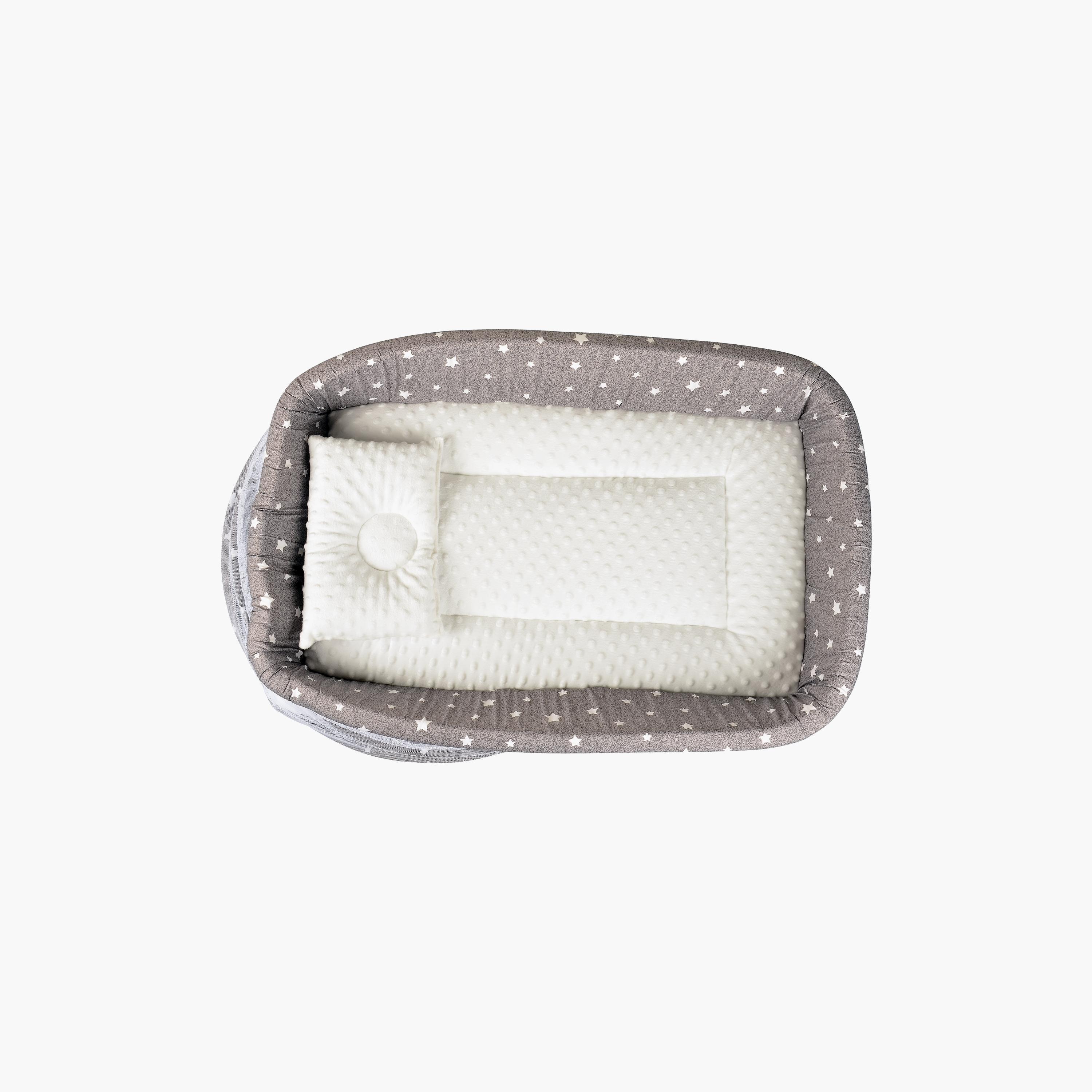 سرير محمول مع حشوة مريحة من نايت آنجل، رمادي-baby-nursery-furniture-cribsandbeds-bassinets-image-2