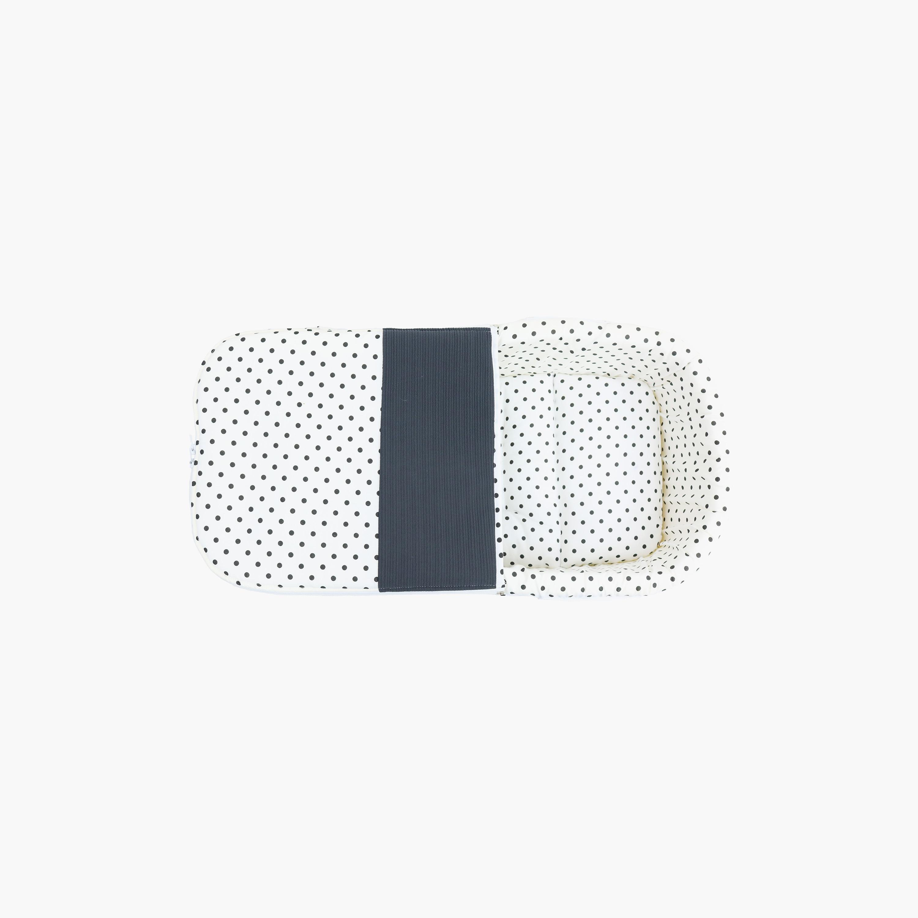 Little Angel Carry Bassinet with Diaper Bag, Polka Dots-baby-nursery-furniture-cribsandbeds-bassinets-image-2