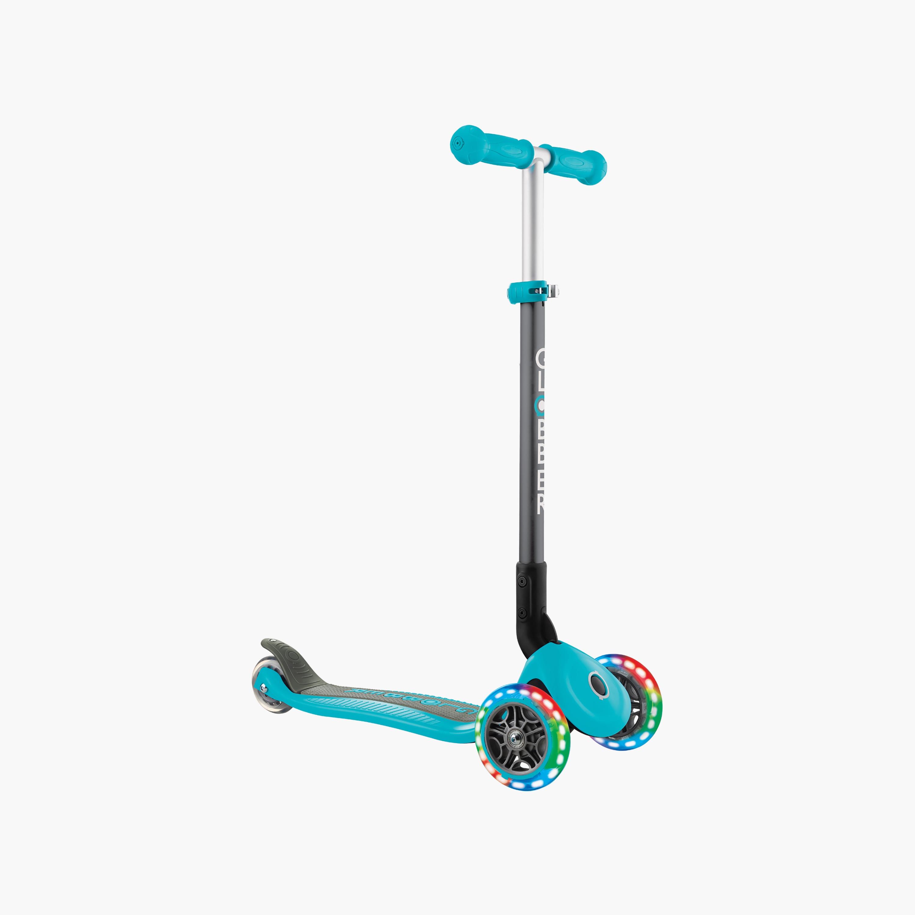 سكوتر بريمو ثلاثي العجلات قابل للطي بإضاءة من جلوبر-toys-outdoor-scooters-image-1