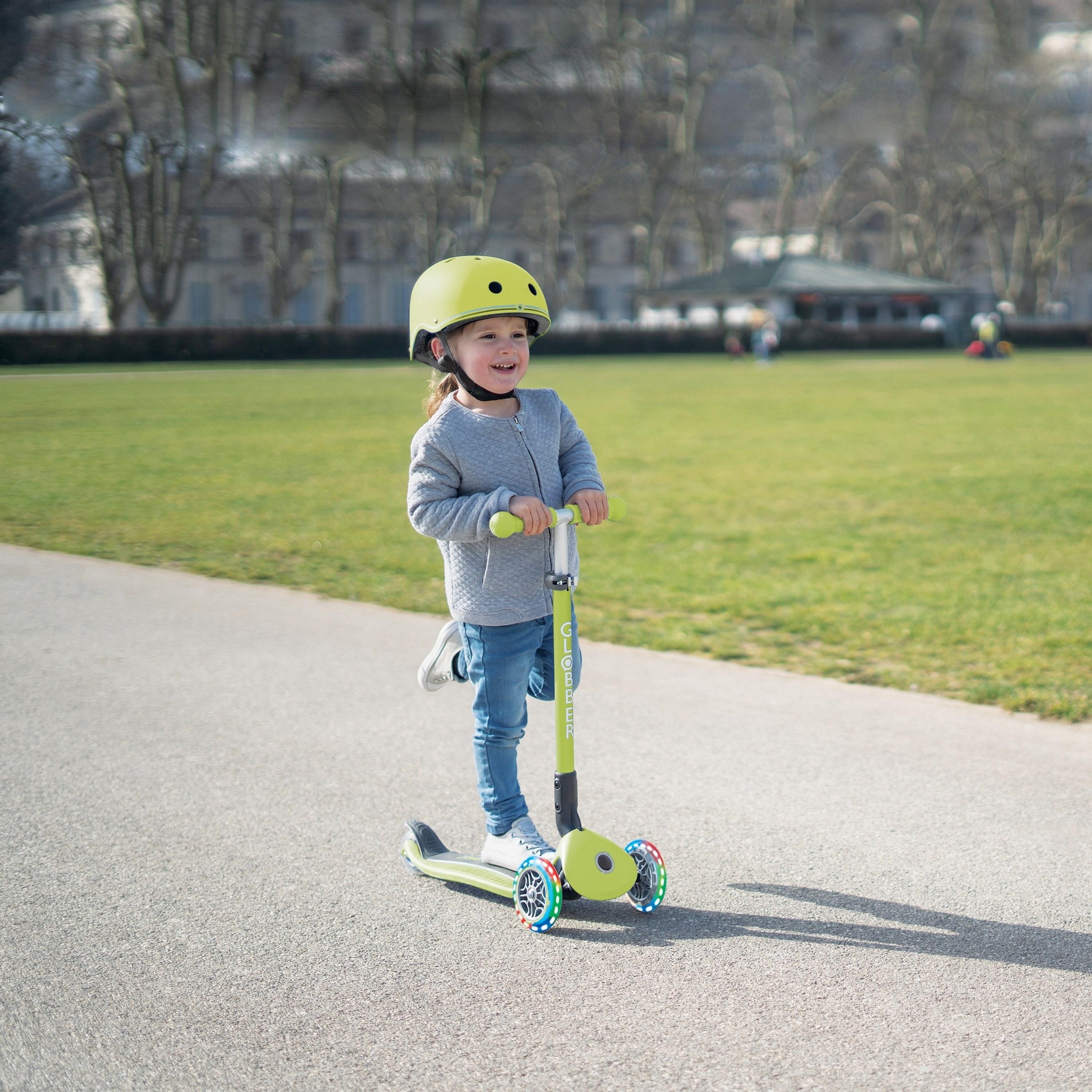 Globber Scooter Helmet with Light-toys-outdoor-bikesandrideons-bikesafetyaccessories-image-6