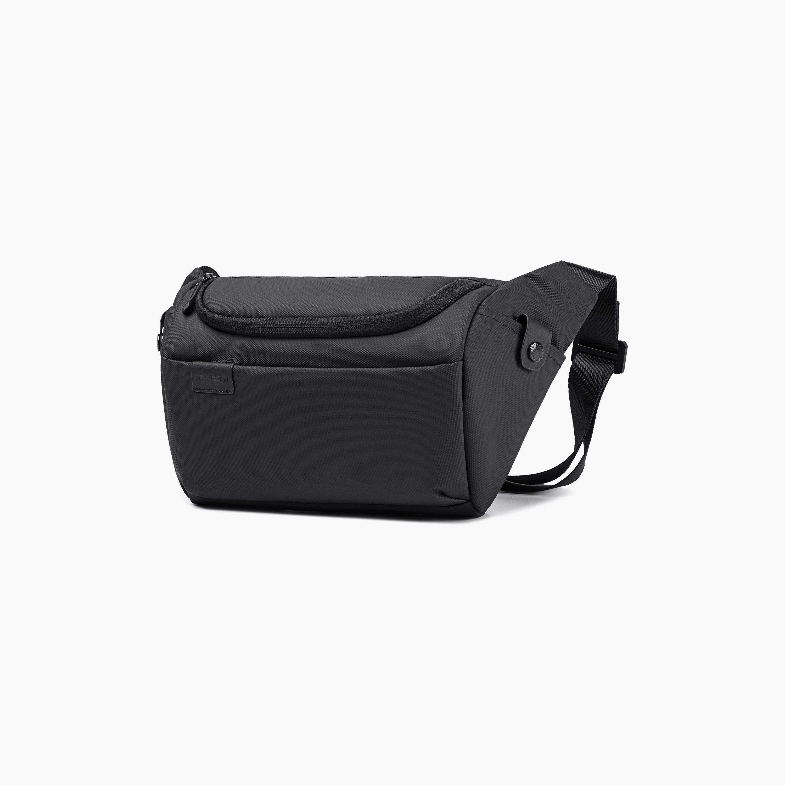 حقيبة كروس بودي ذات حزام خصر من آركتيك هانتر مقاومة للماء | Y00565-travel-accessories-image-1