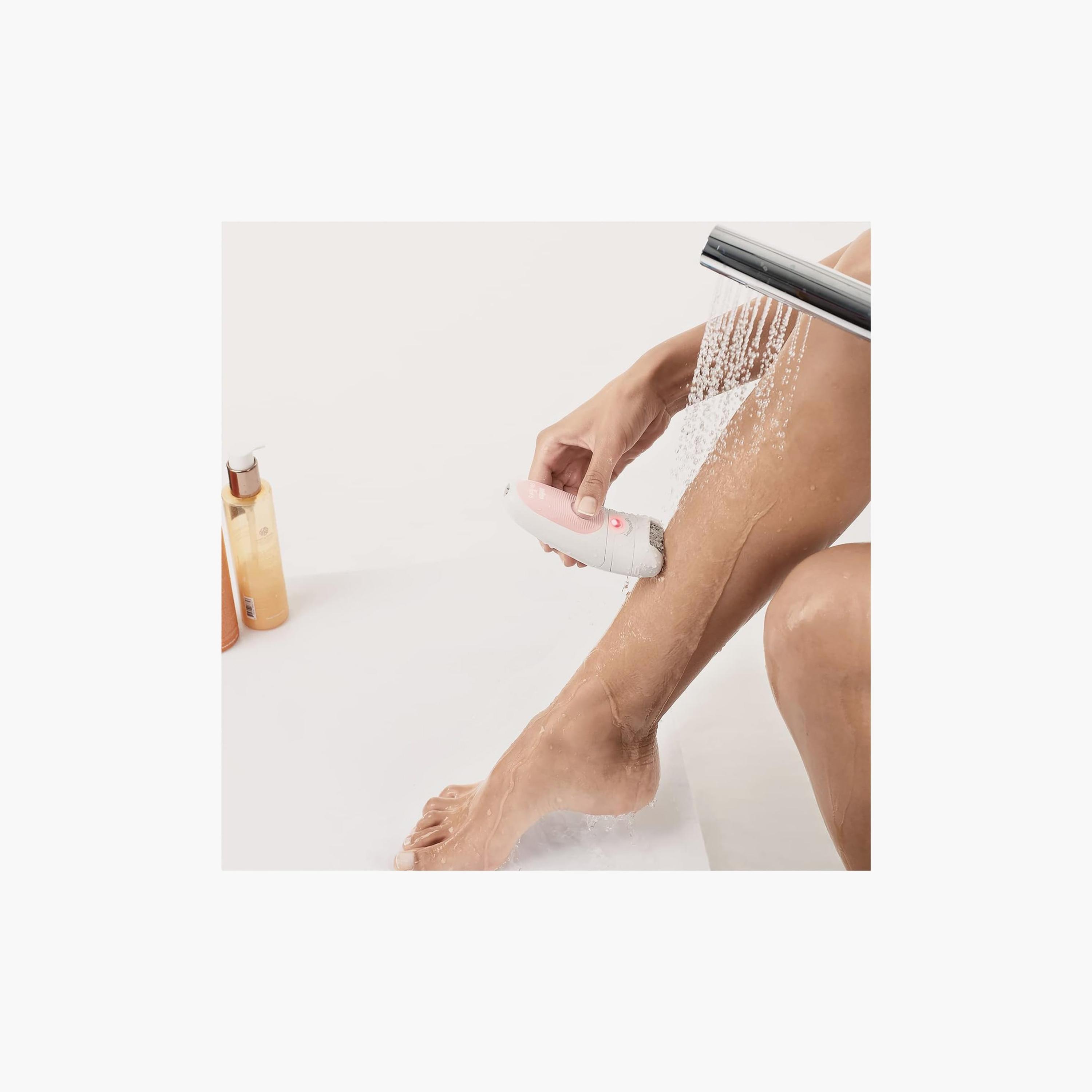ماكينة إزالة الشعر الرطبة والجافة ذات سيريز 5 باللون الأبيض من براون | SES 5820-beautyandpersonalcare-appliances-hairremovaltools-shavers-image-7