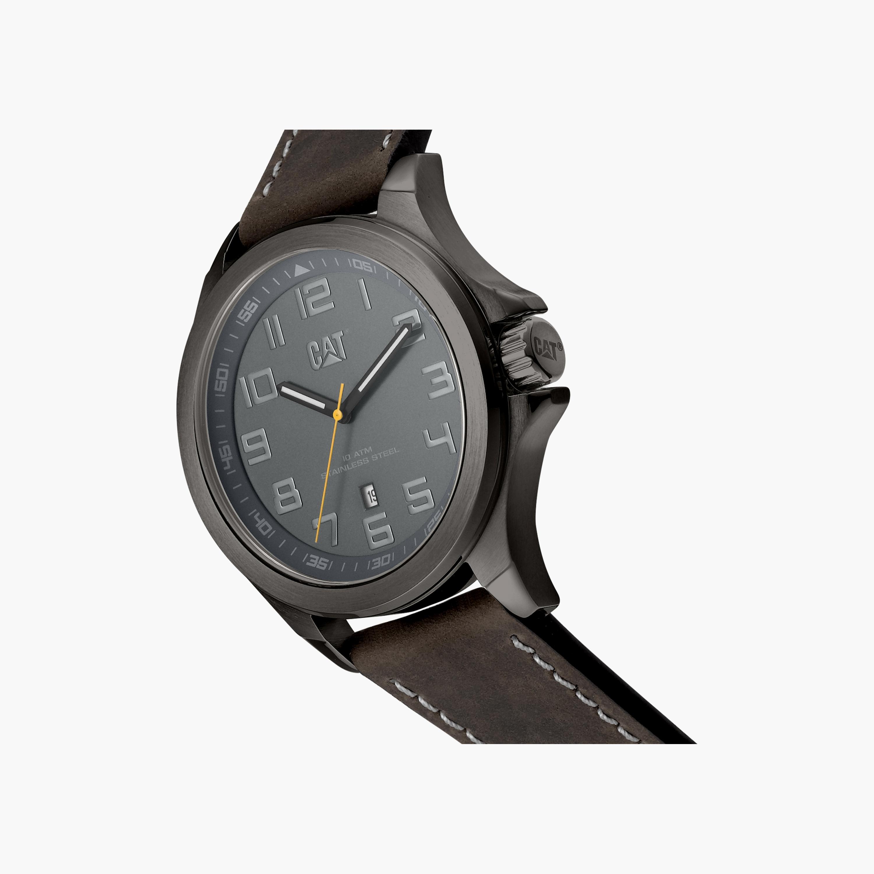 ساعة أنالوج مع 43 مم ذات جلدي بلون بني للرجال من كات | PU25135515-men-watchesandjewellery-watches-image-2