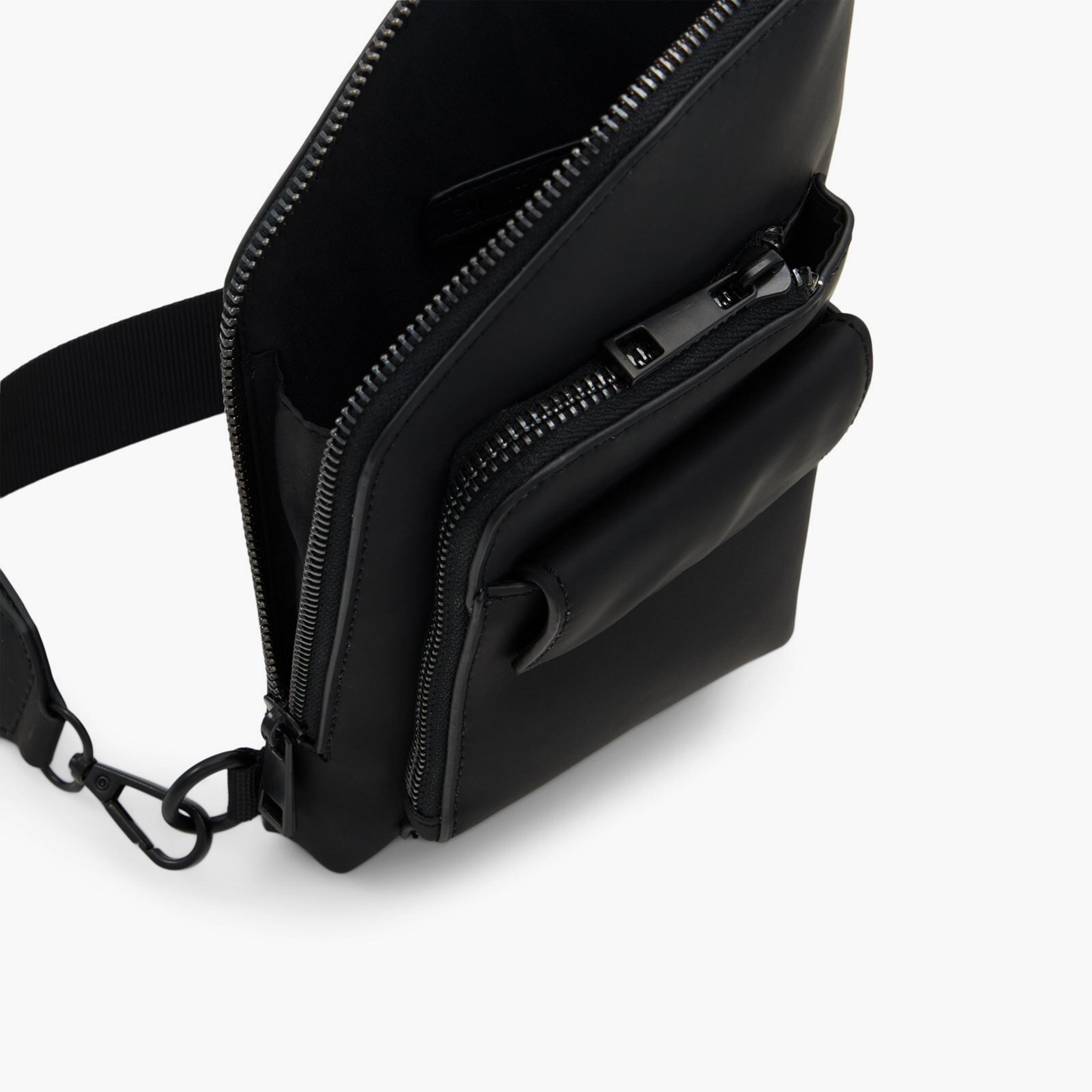 كول ات سبرينغ- شنطة كروس كابيتول سادة مع سحاب إغلاق وحزام قابل للتعديل-men-bags-image-3