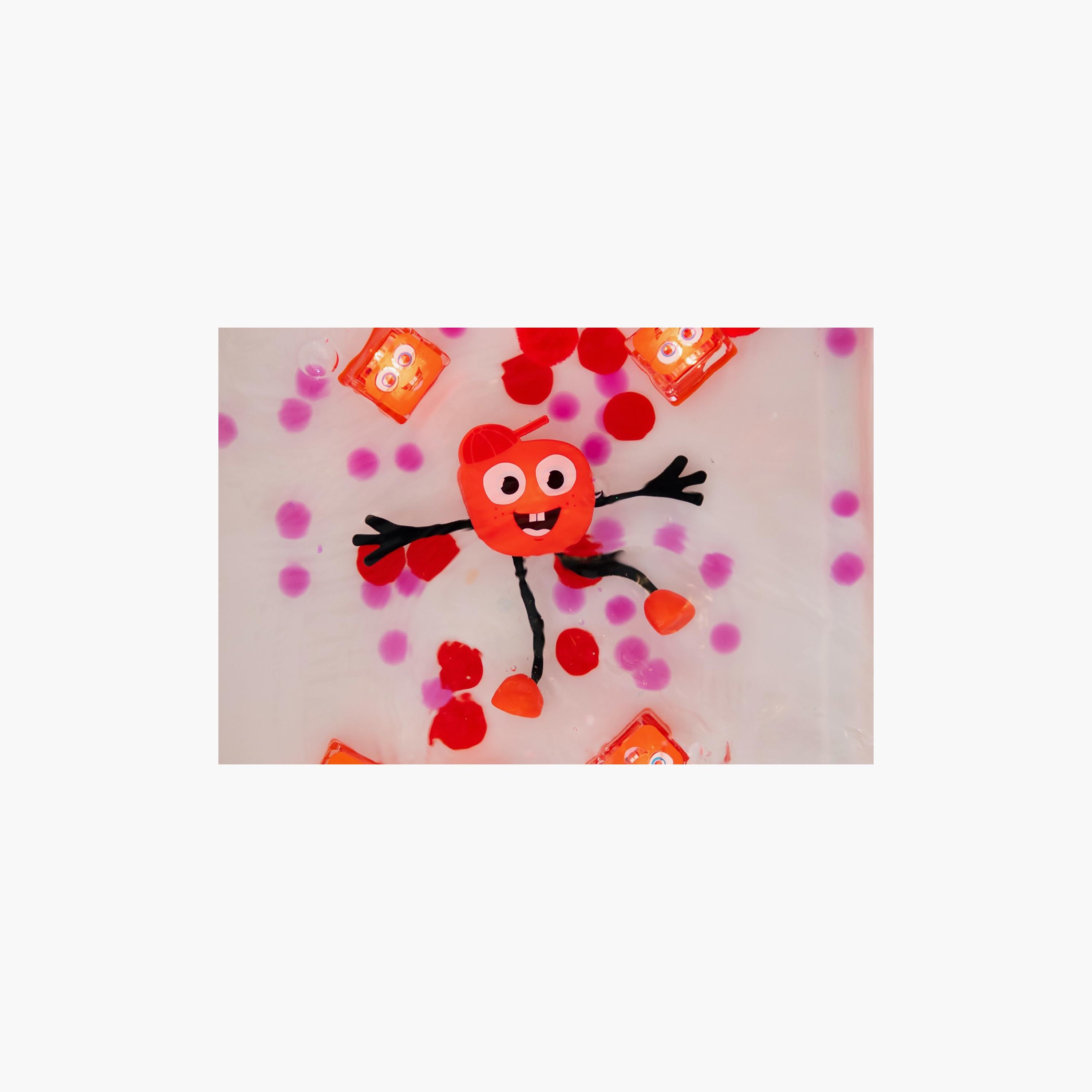 لعبة الاستحمام الحسية المضيئة تُفعل بالماء من جلو بالز - أحمر-toys-babyandtoddlertoys-bathtoys-image-1